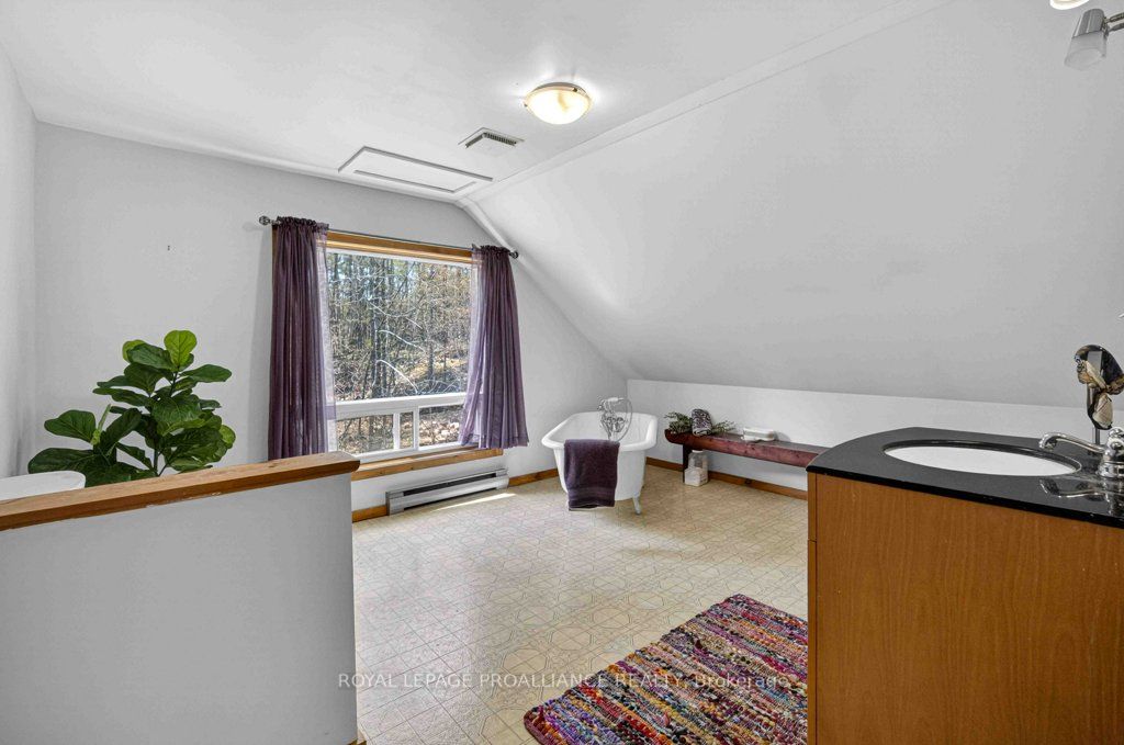 2406 Northeys Bay Road Property Photo 26