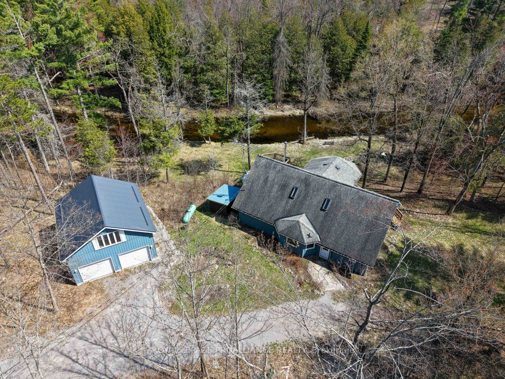2406 Northeys Bay Road Property Photo 43