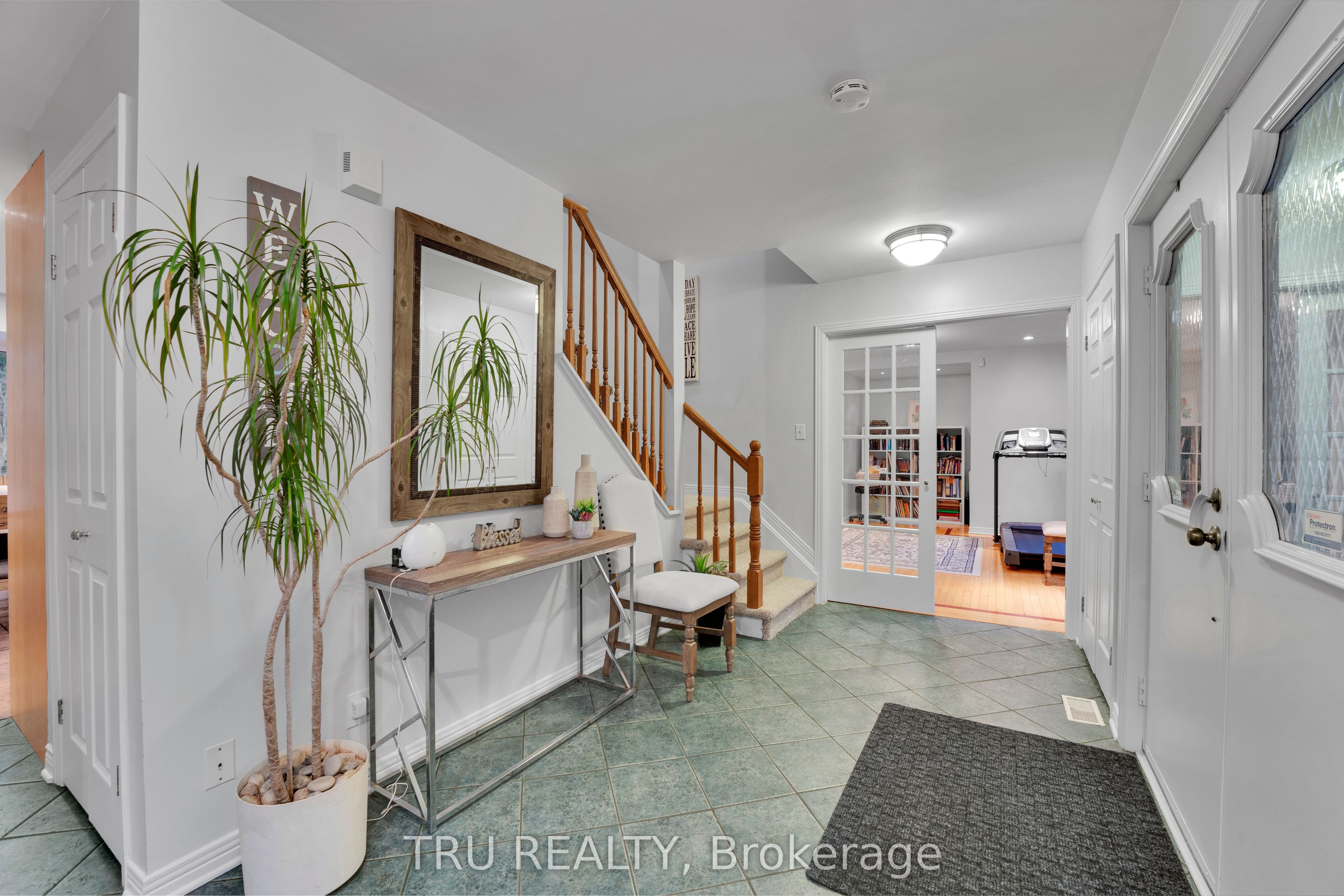 2529 Marshwood Road Property Photo 4