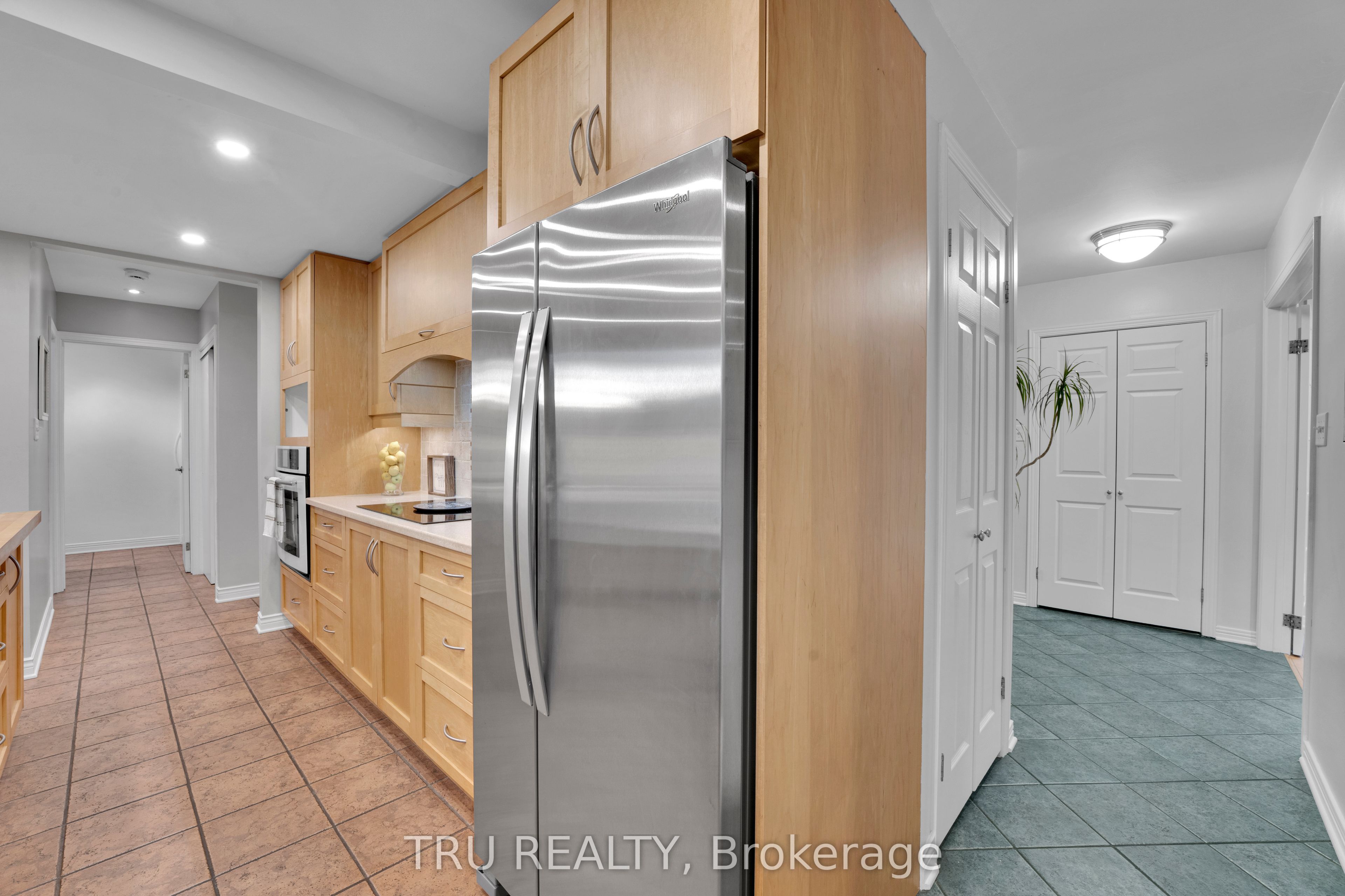 2529 Marshwood Road Property Photo 6