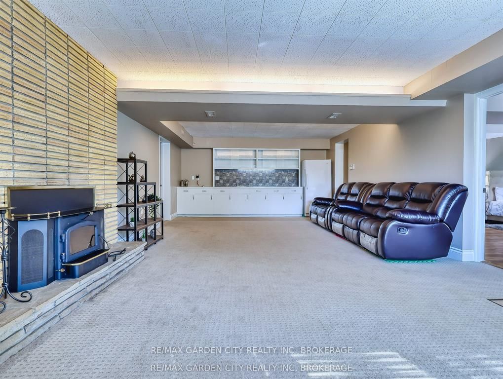 28 Marsdale Drive Property Photo 33