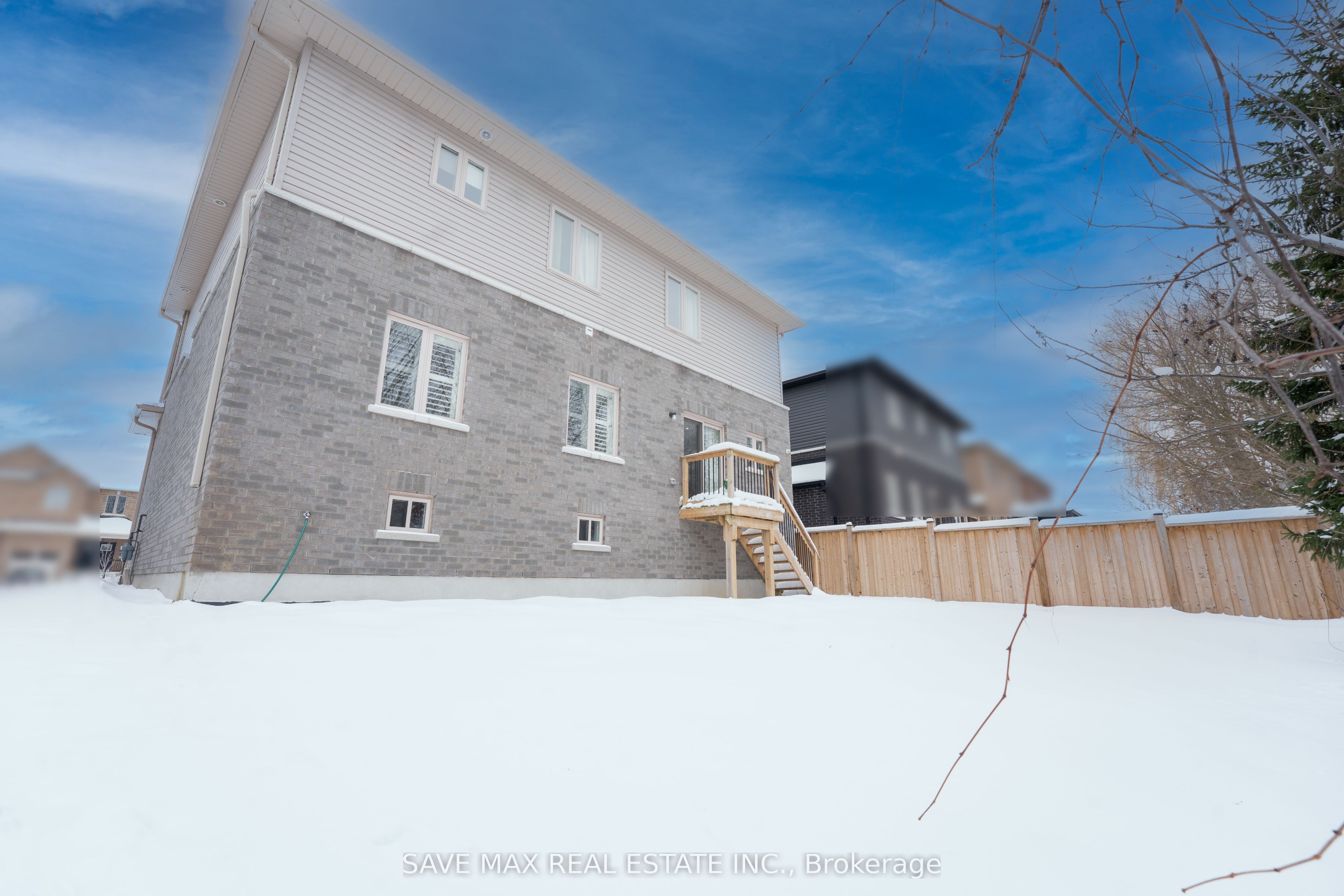 11 Peterson Street Property Photo 33