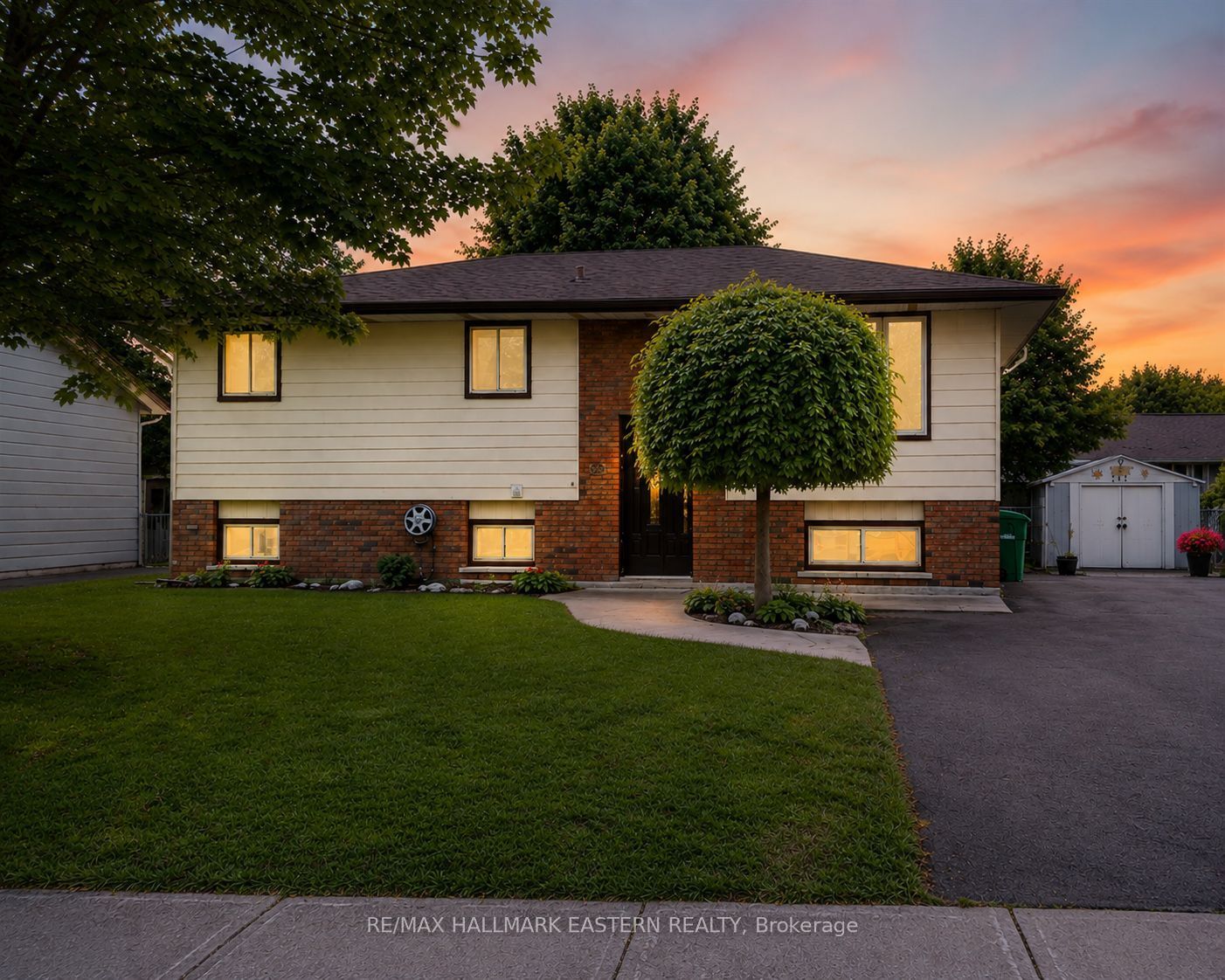 591 Otonabee Drive Property Photo 1