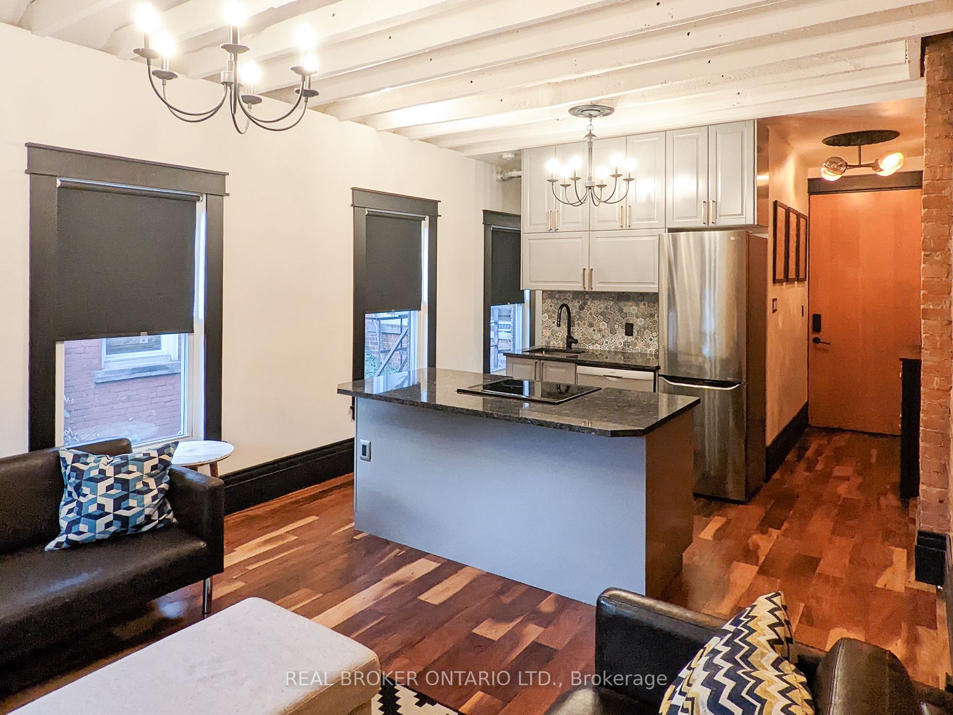 158 Hunter Street E Property Photo 18
