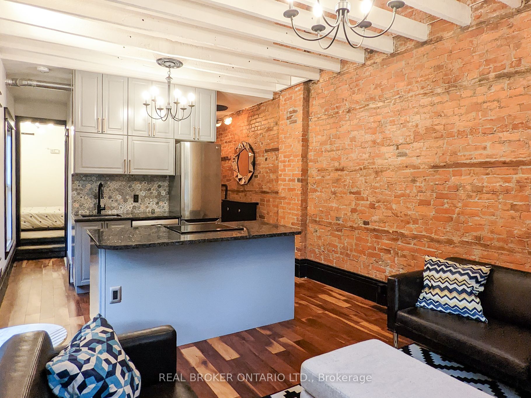 158 Hunter Street E Property Photo 20