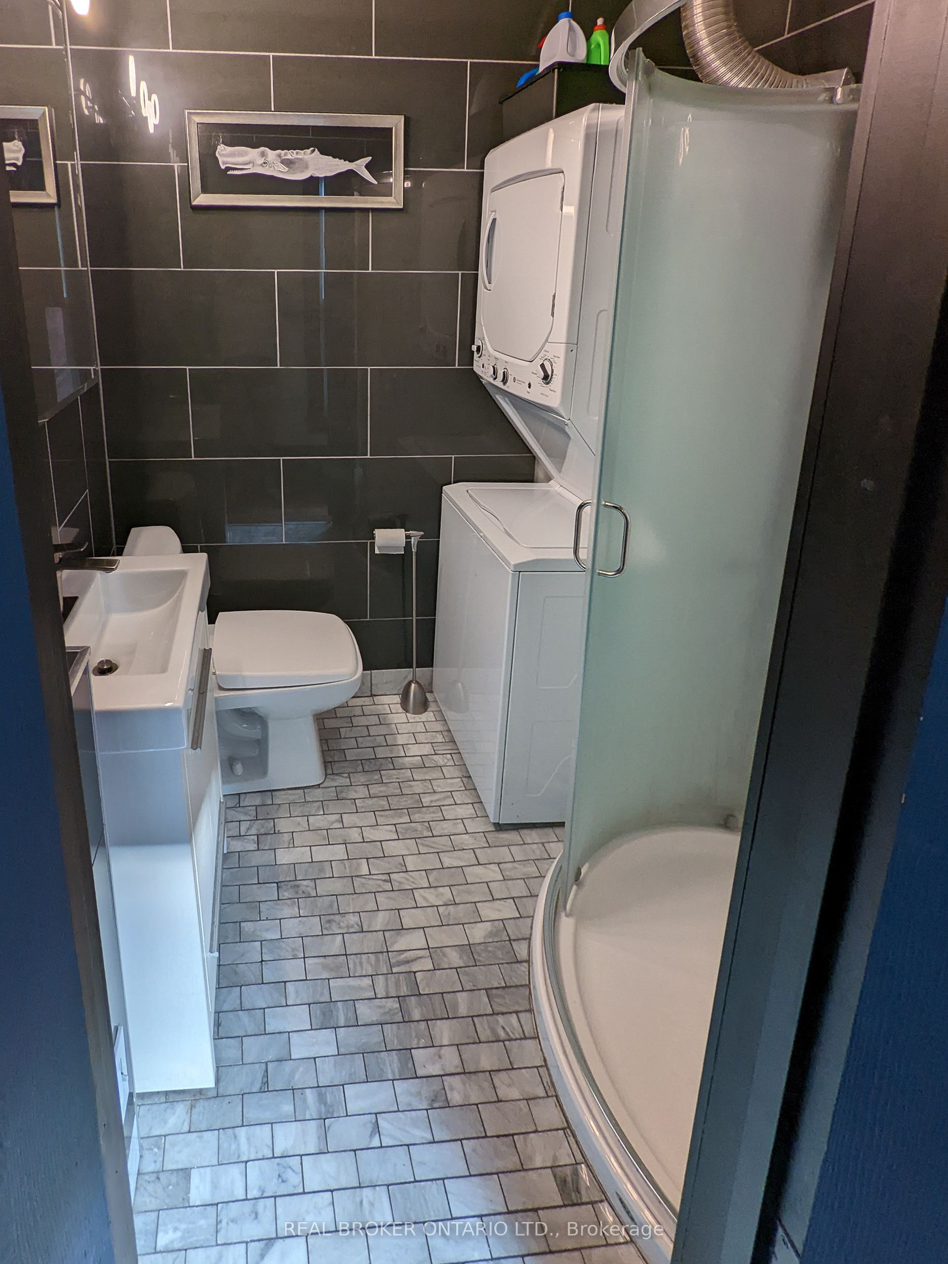158 Hunter Street E Property Photo 21