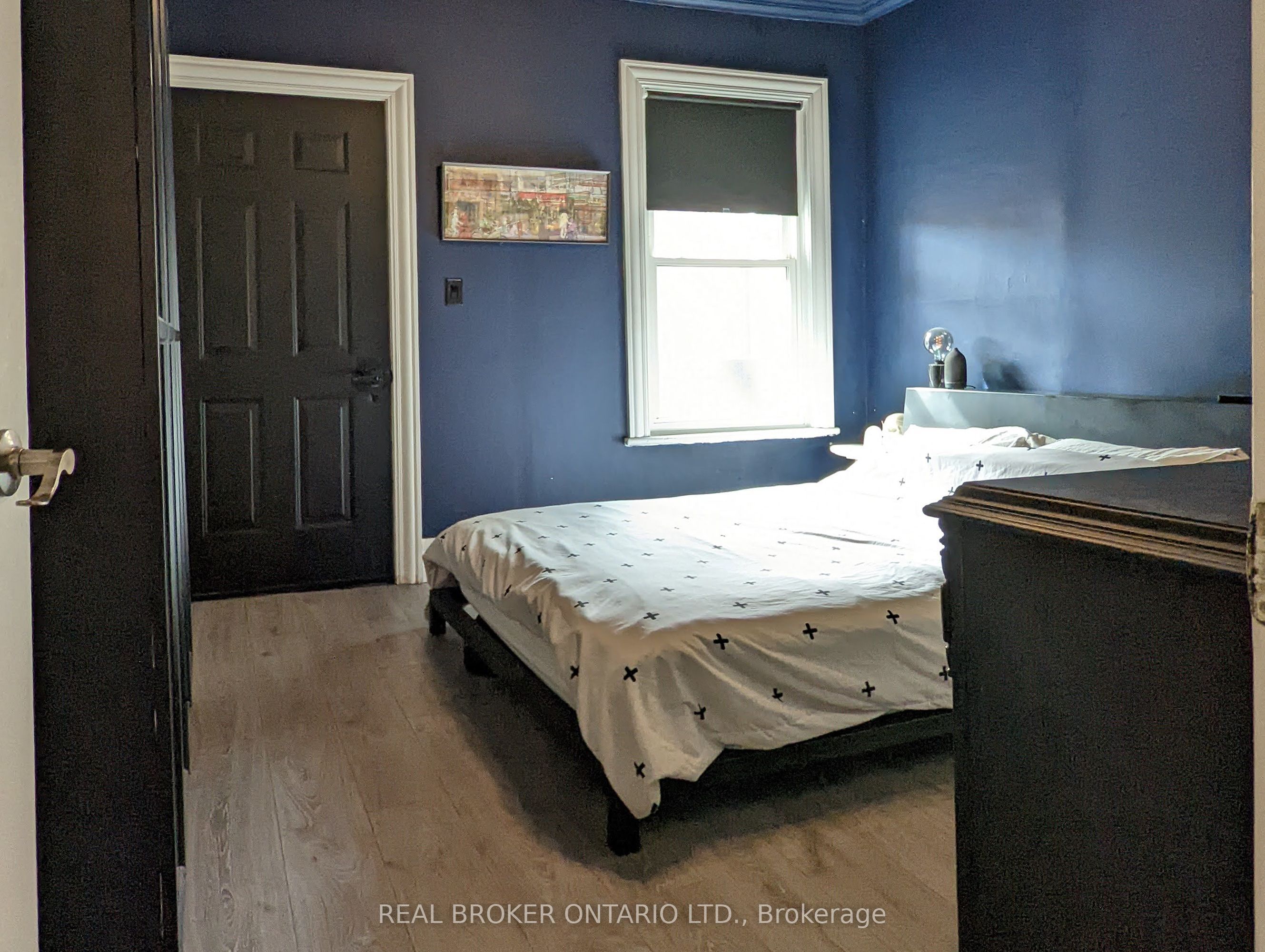 158 Hunter Street E Property Photo 32