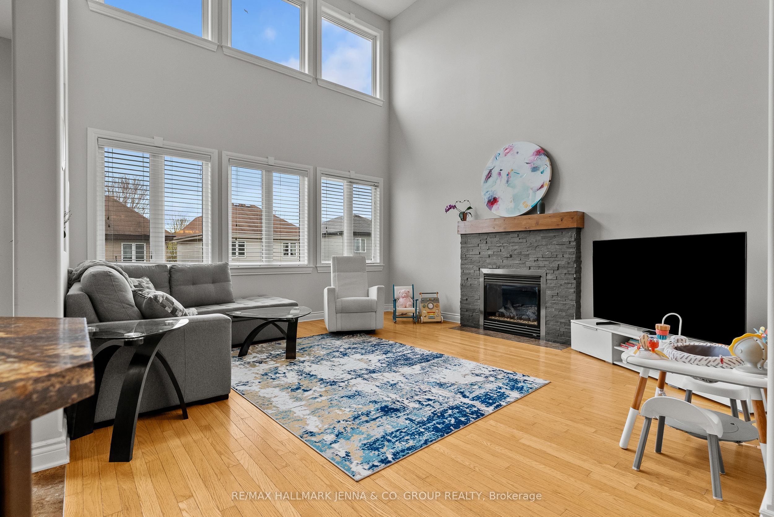281 Topaze Crescent Property Photo 6
