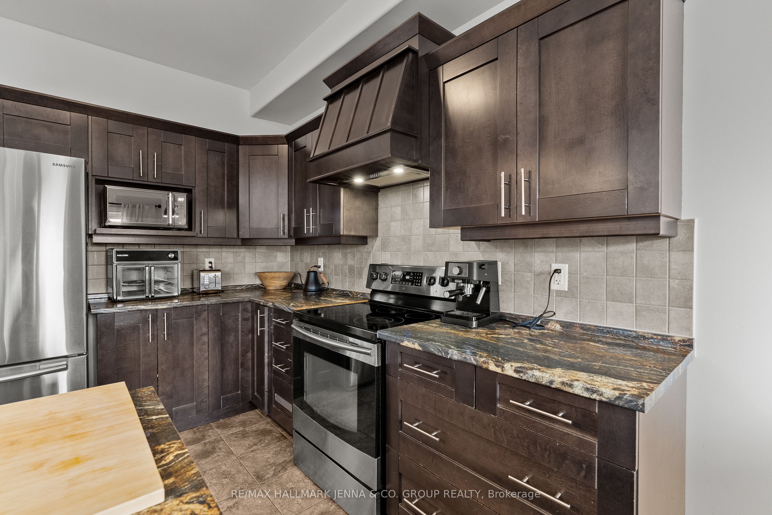 281 Topaze Crescent Property Photo 10