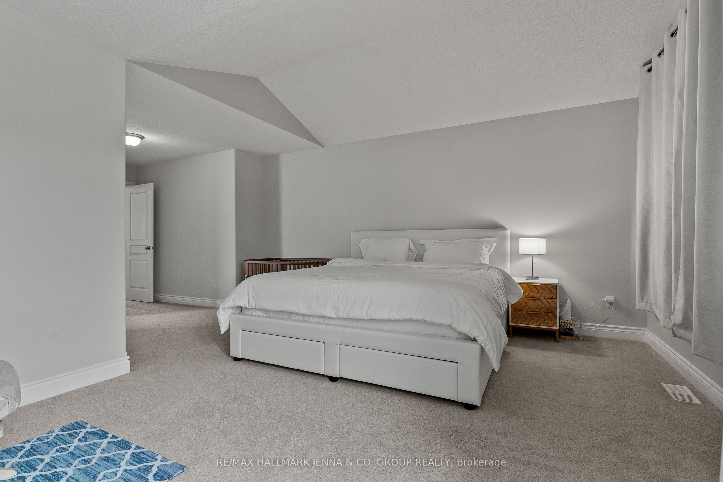 281 Topaze Crescent Property Photo 16
