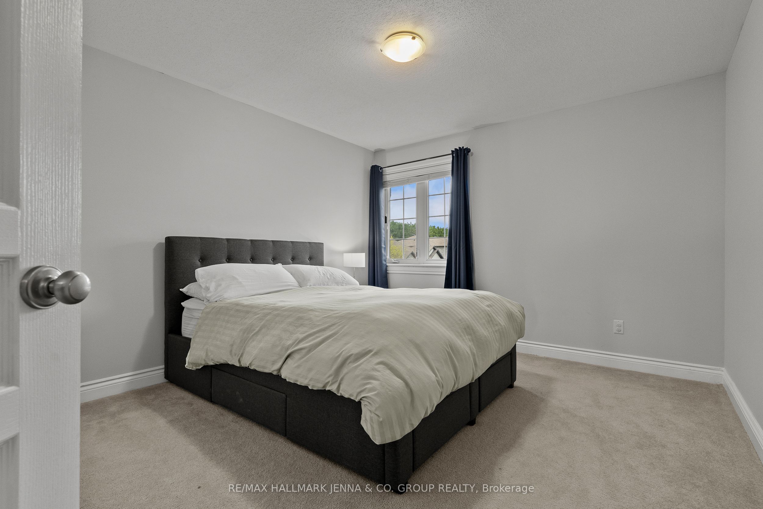 281 Topaze Crescent Property Photo 20