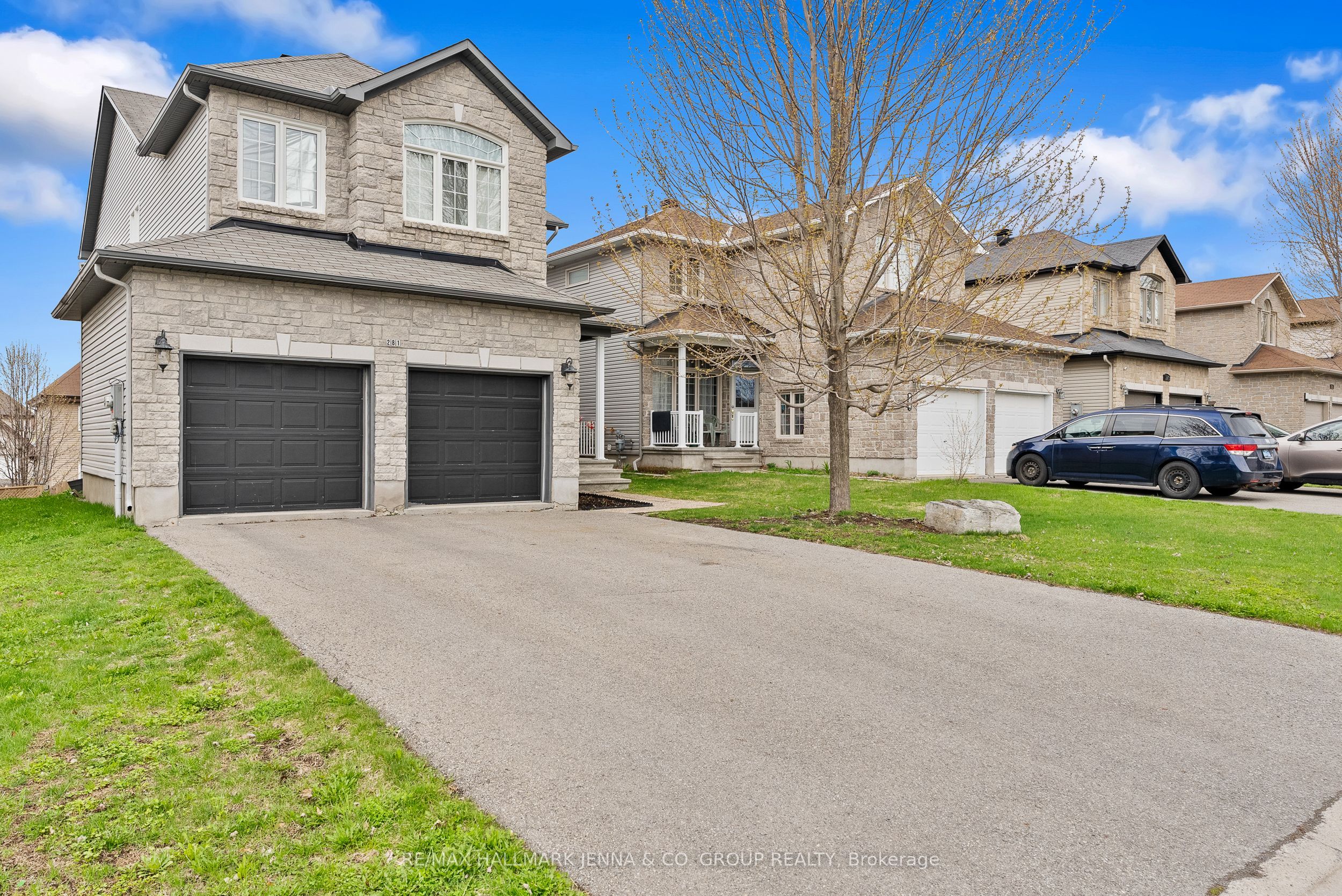 281 Topaze Crescent Property Photo 27