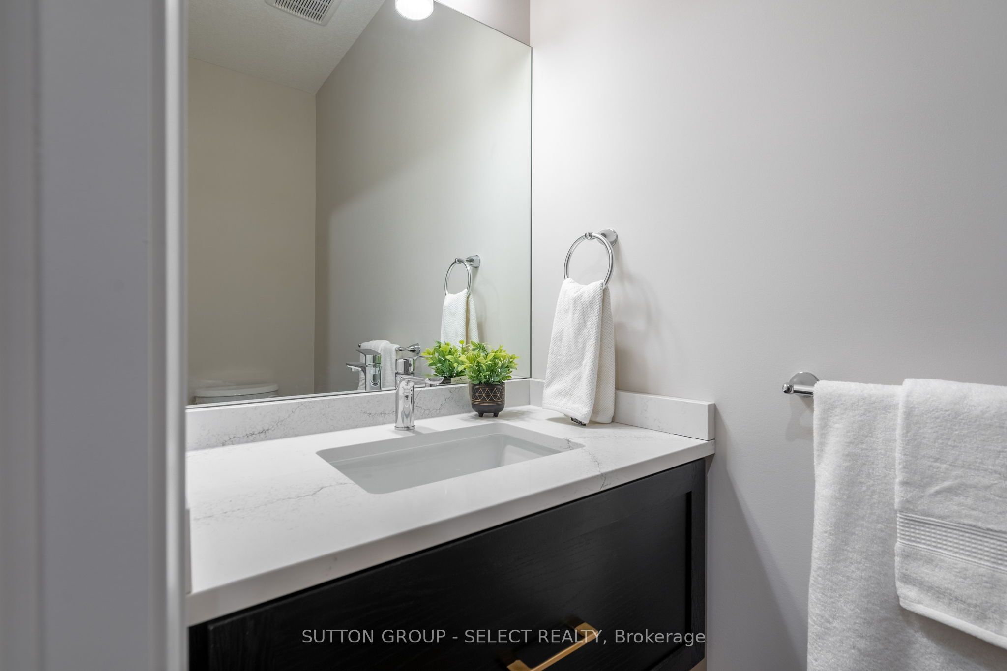 6343 Heathwoods Avenue Property Photo 12