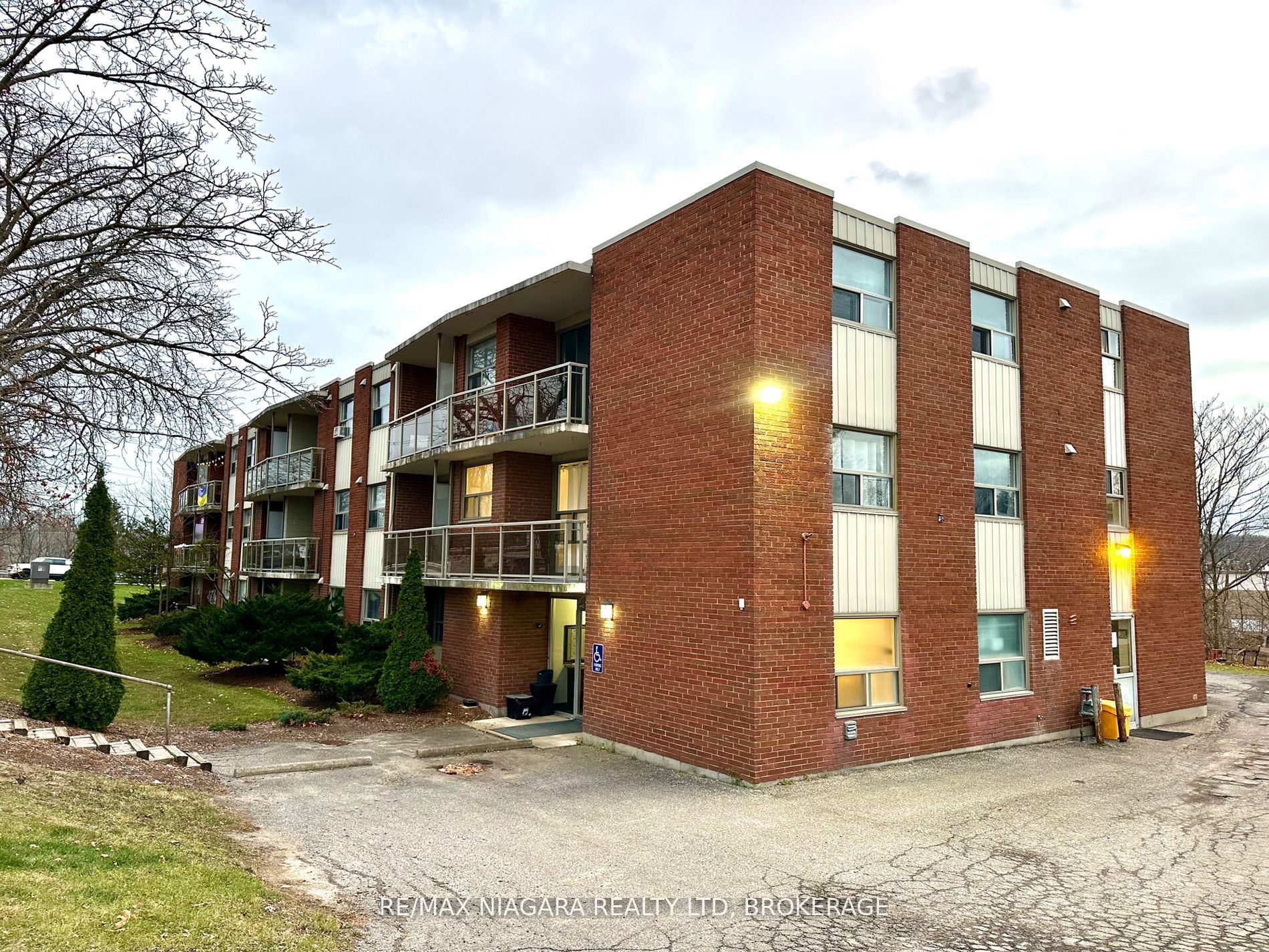 7 Riverview Boulevard 101 Property Photo 1