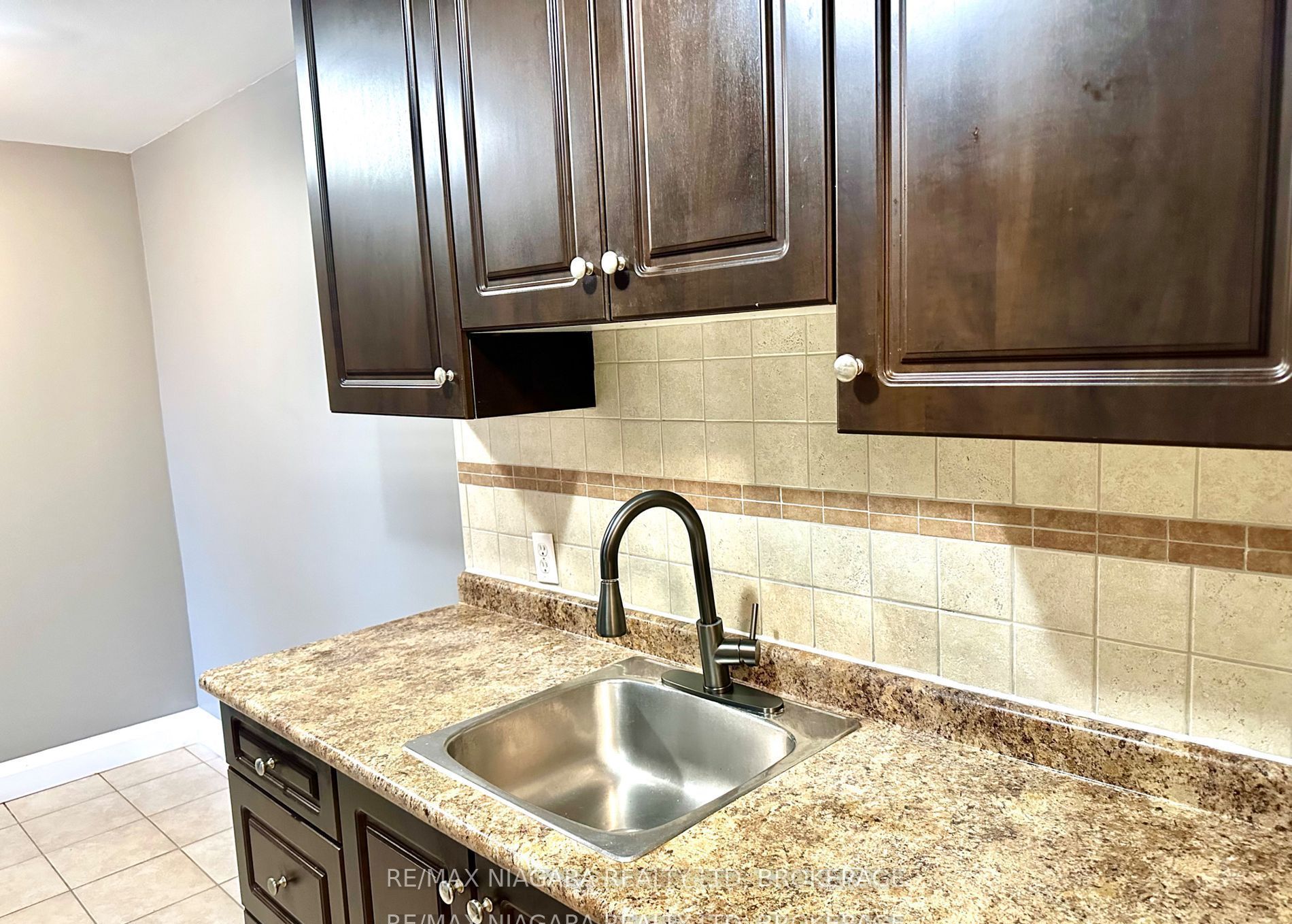 7 Riverview Boulevard 101 Property Photo 9