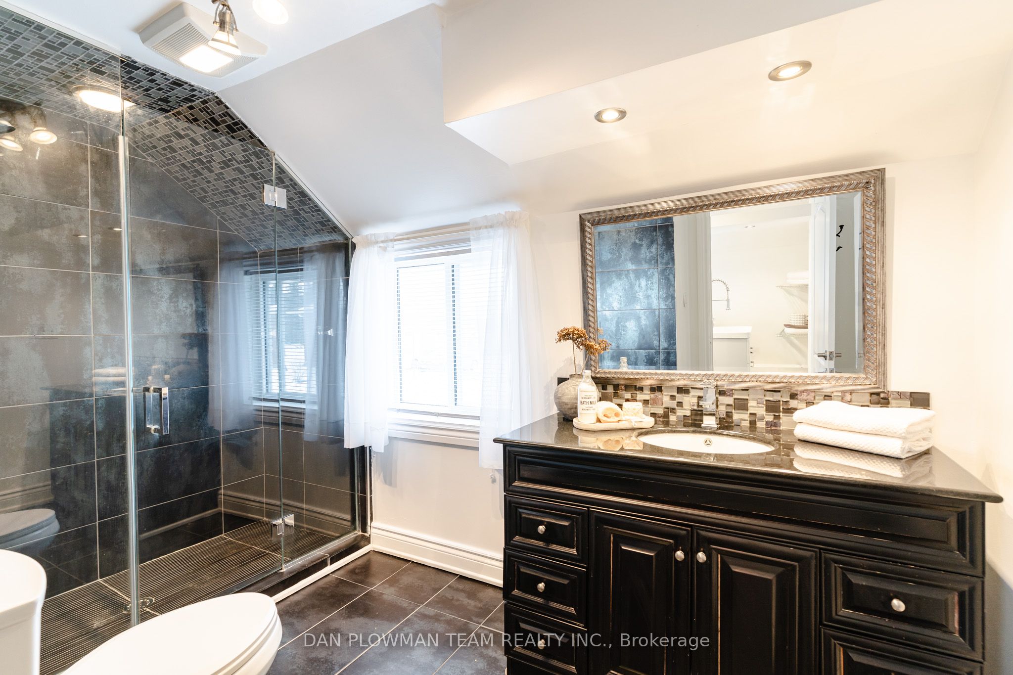 48 Dunn Street Property Photo 35