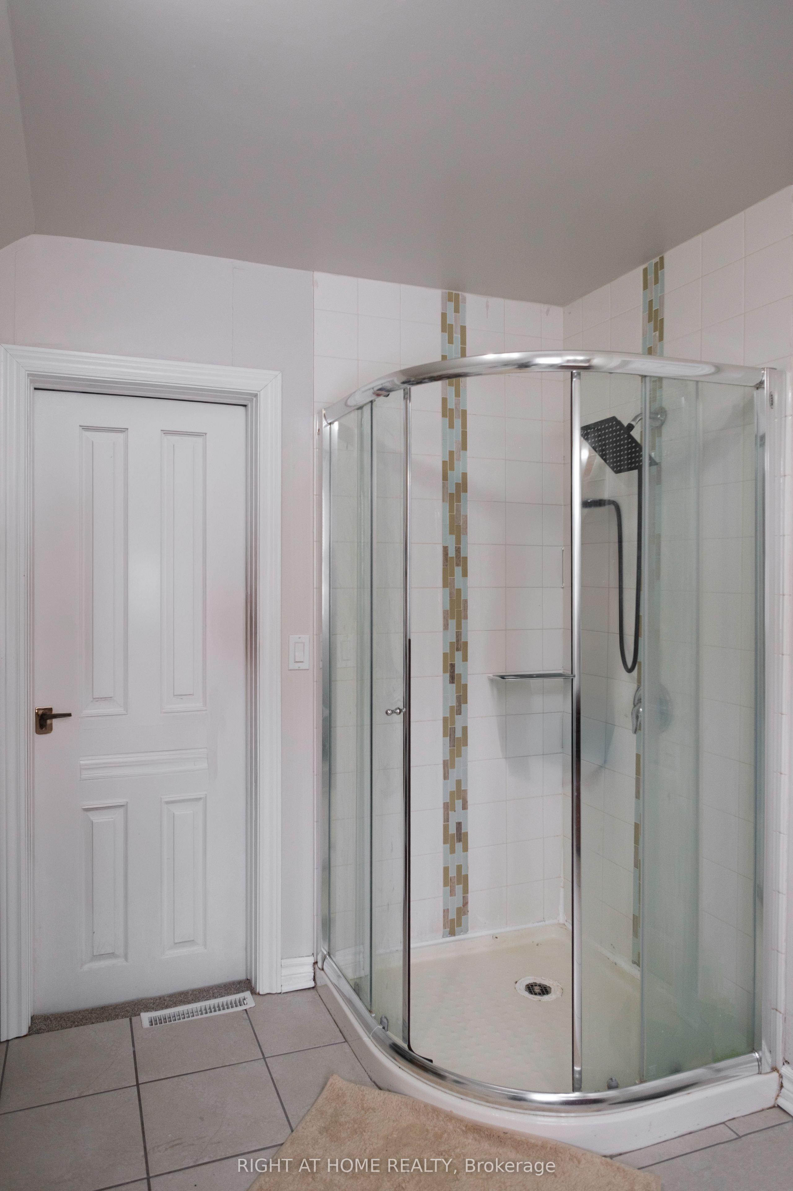 245 Harriet Street Property Photo 8