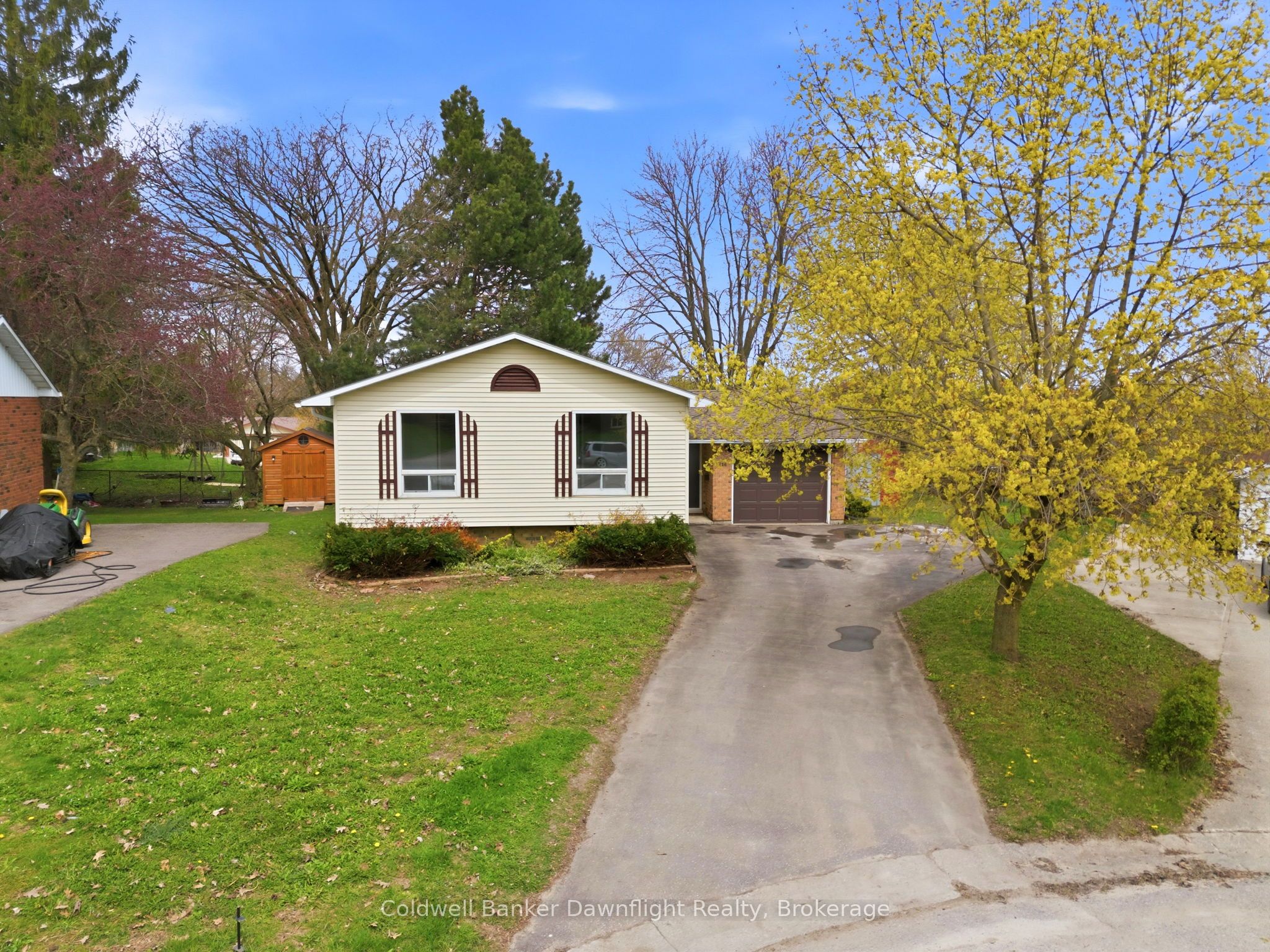 516 Maitland Court Property Photo 2