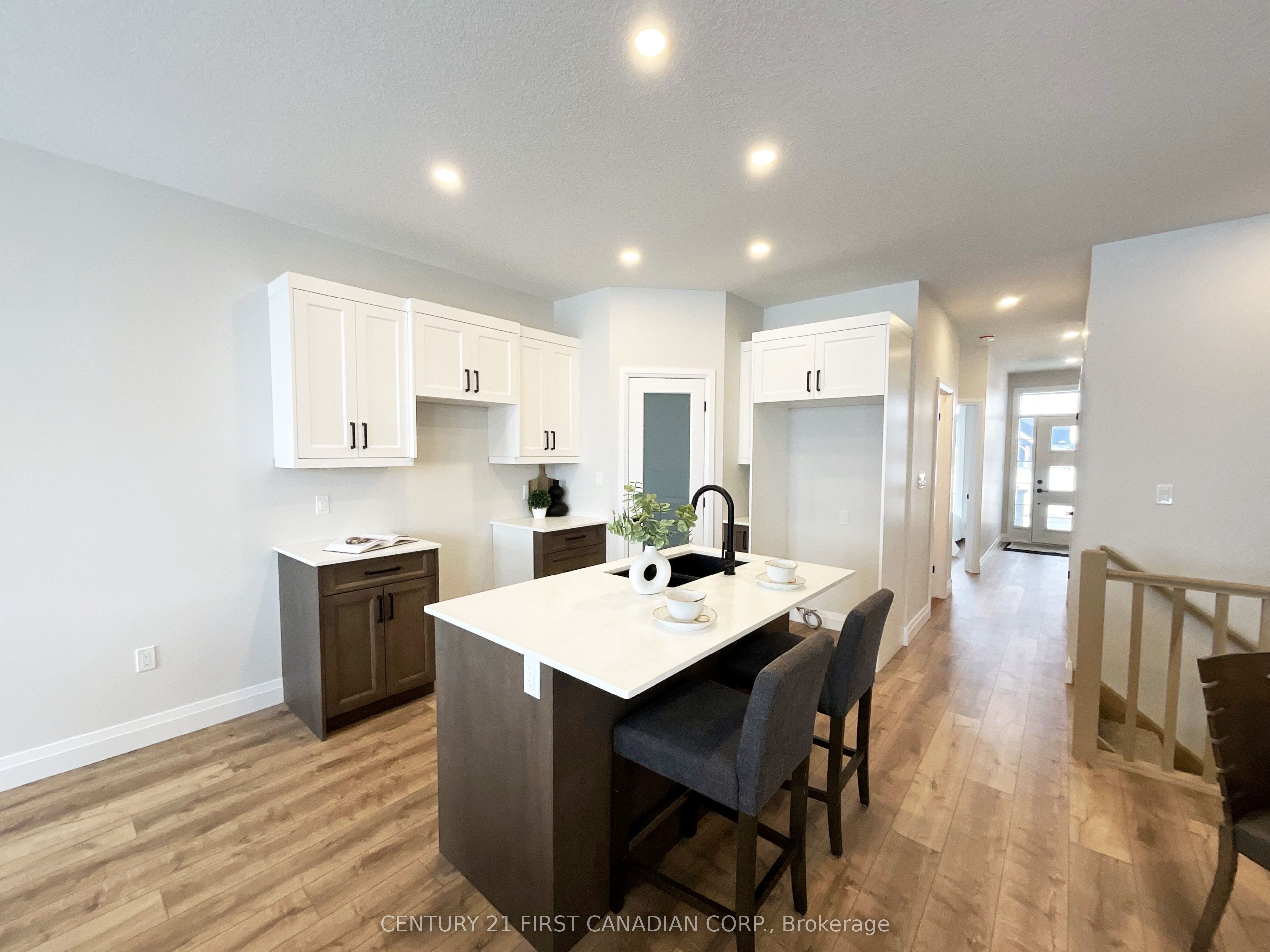 7 Postma Crescent Property Photo 12