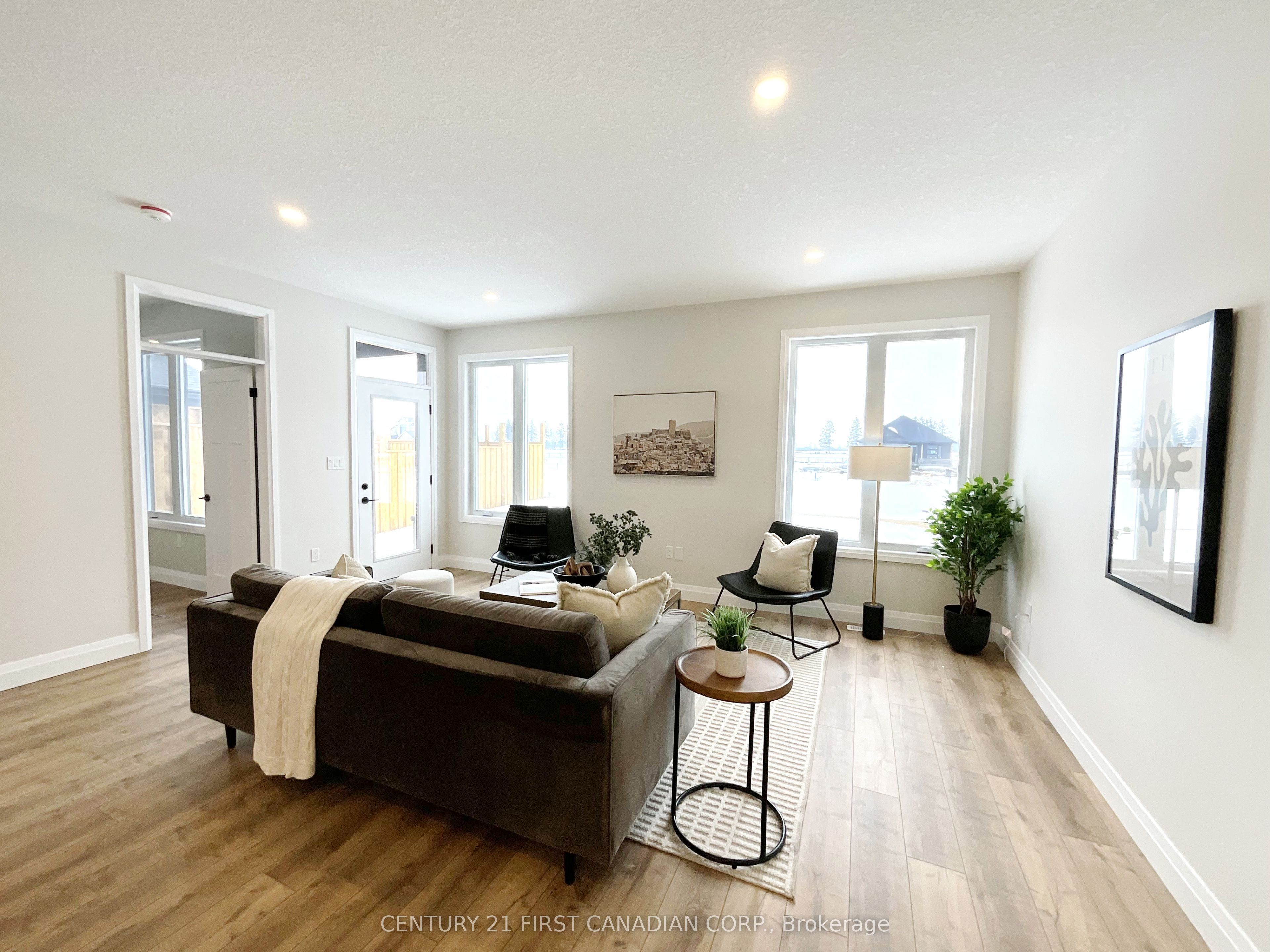 7 Postma Crescent Property Photo 15
