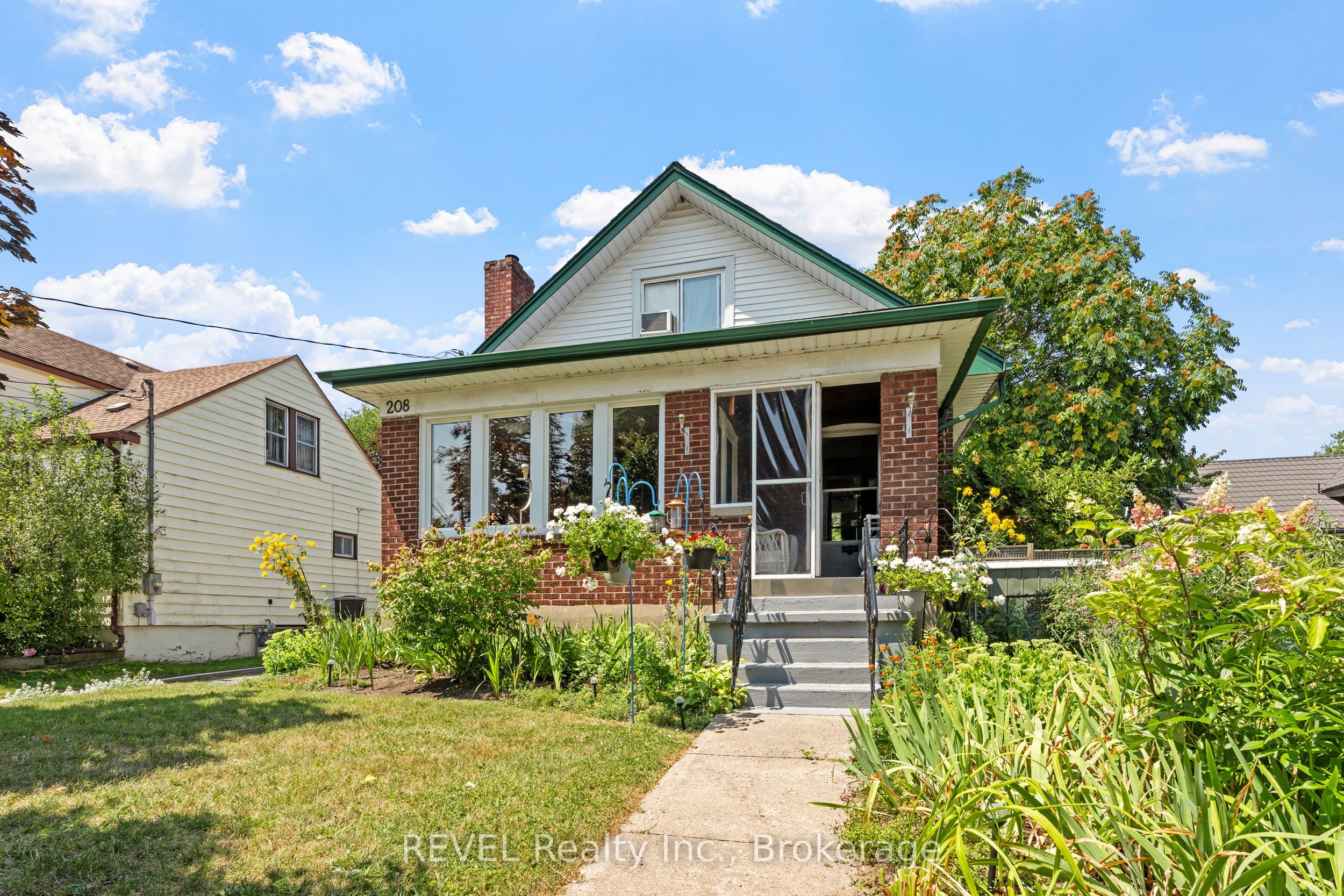 208 North Street Property Photo 2