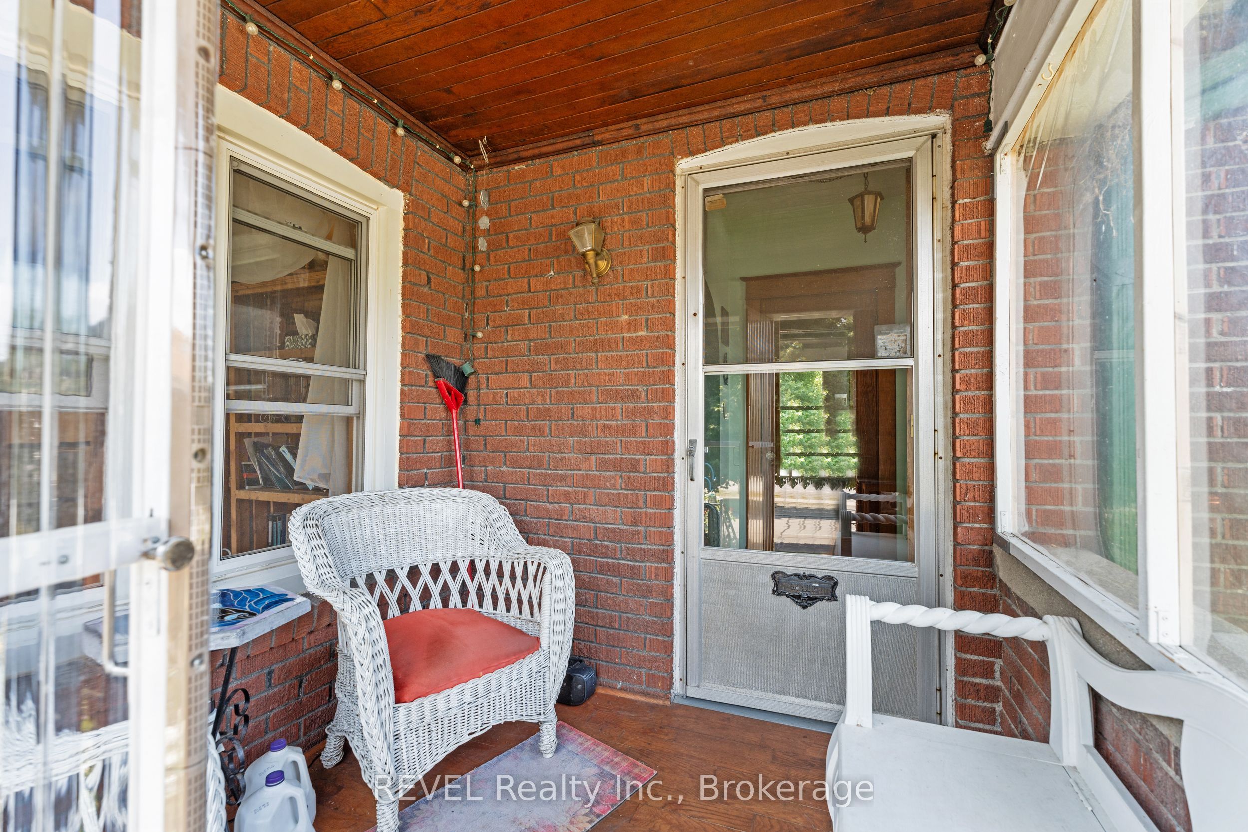 208 North Street Property Photo 5