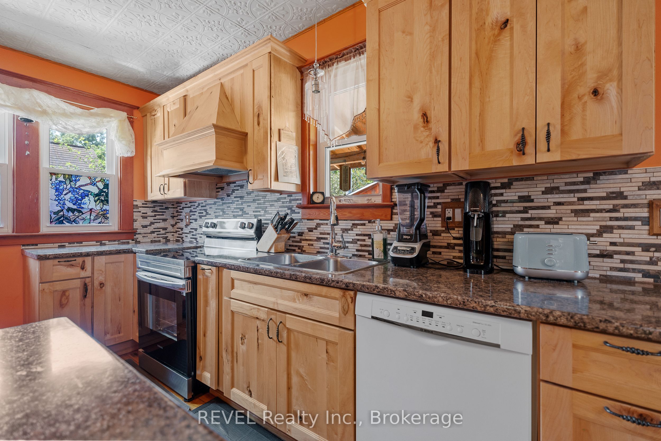208 North Street Property Photo 22