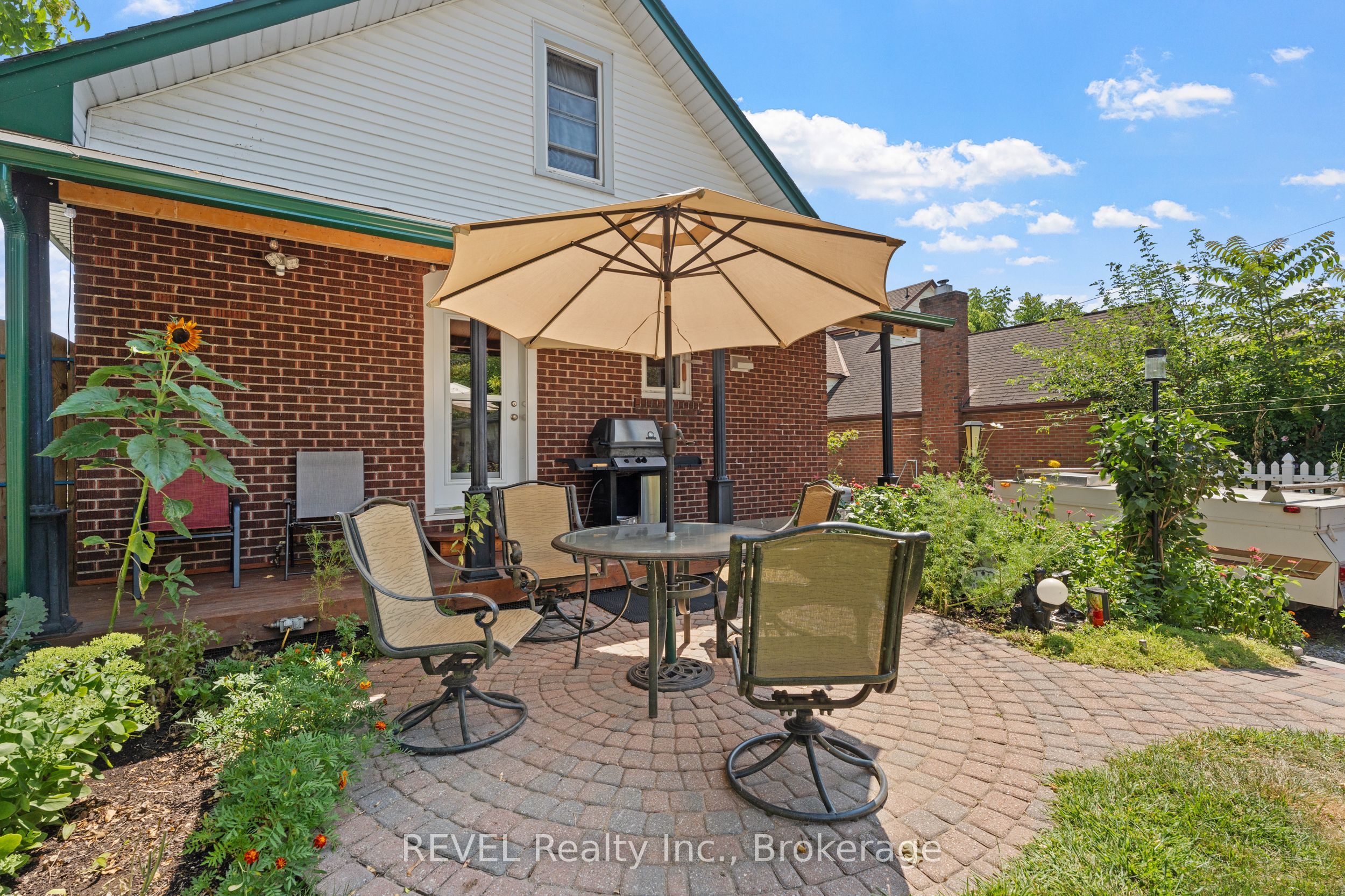 208 North Street Property Photo 36