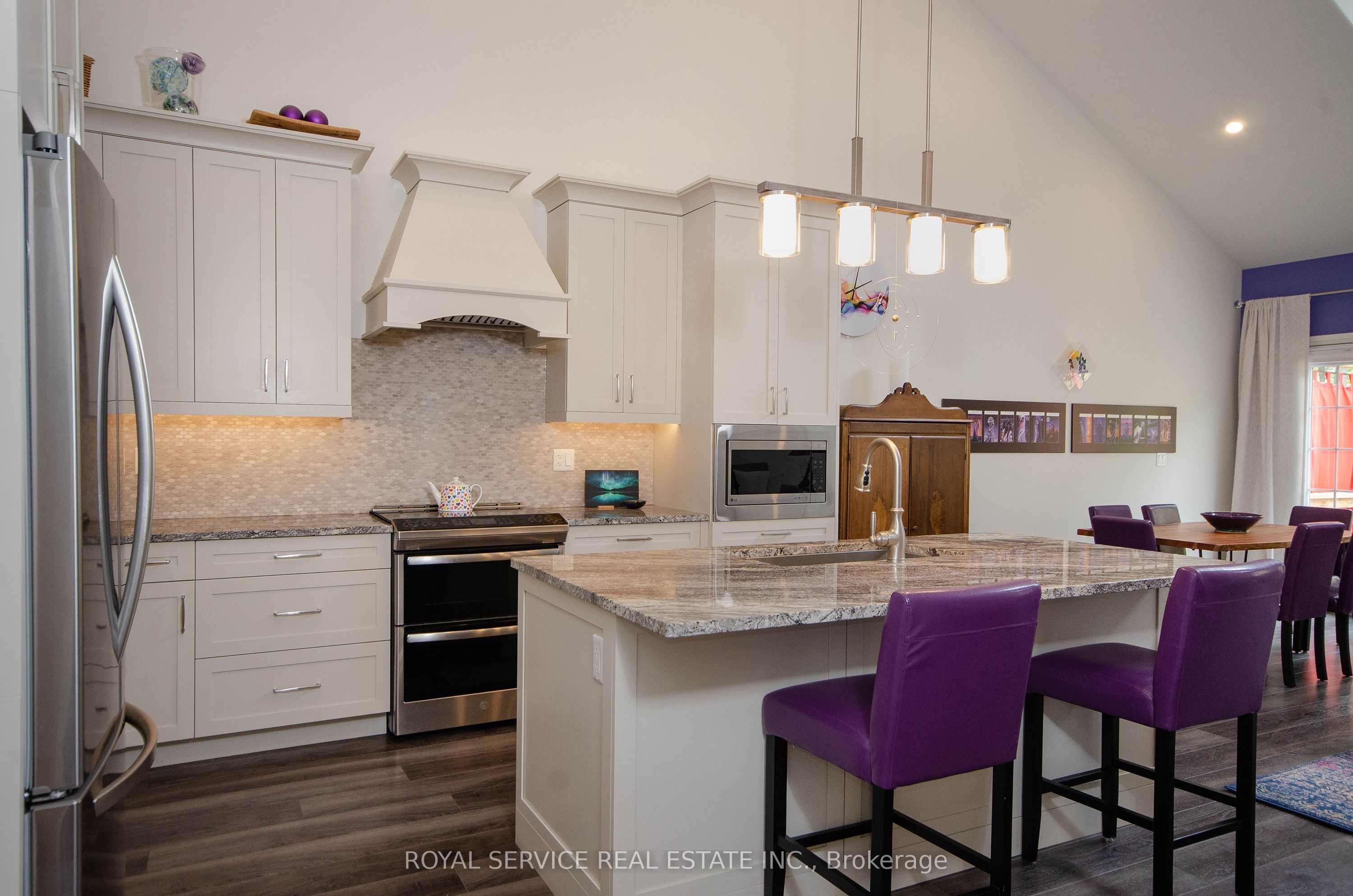 79 Orchard Way Property Photo 6