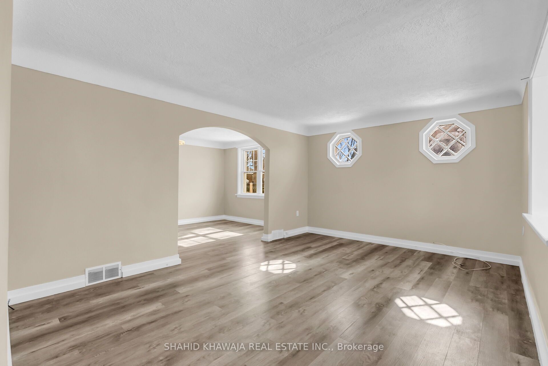 22 Lyons Avenue Property Photo 6