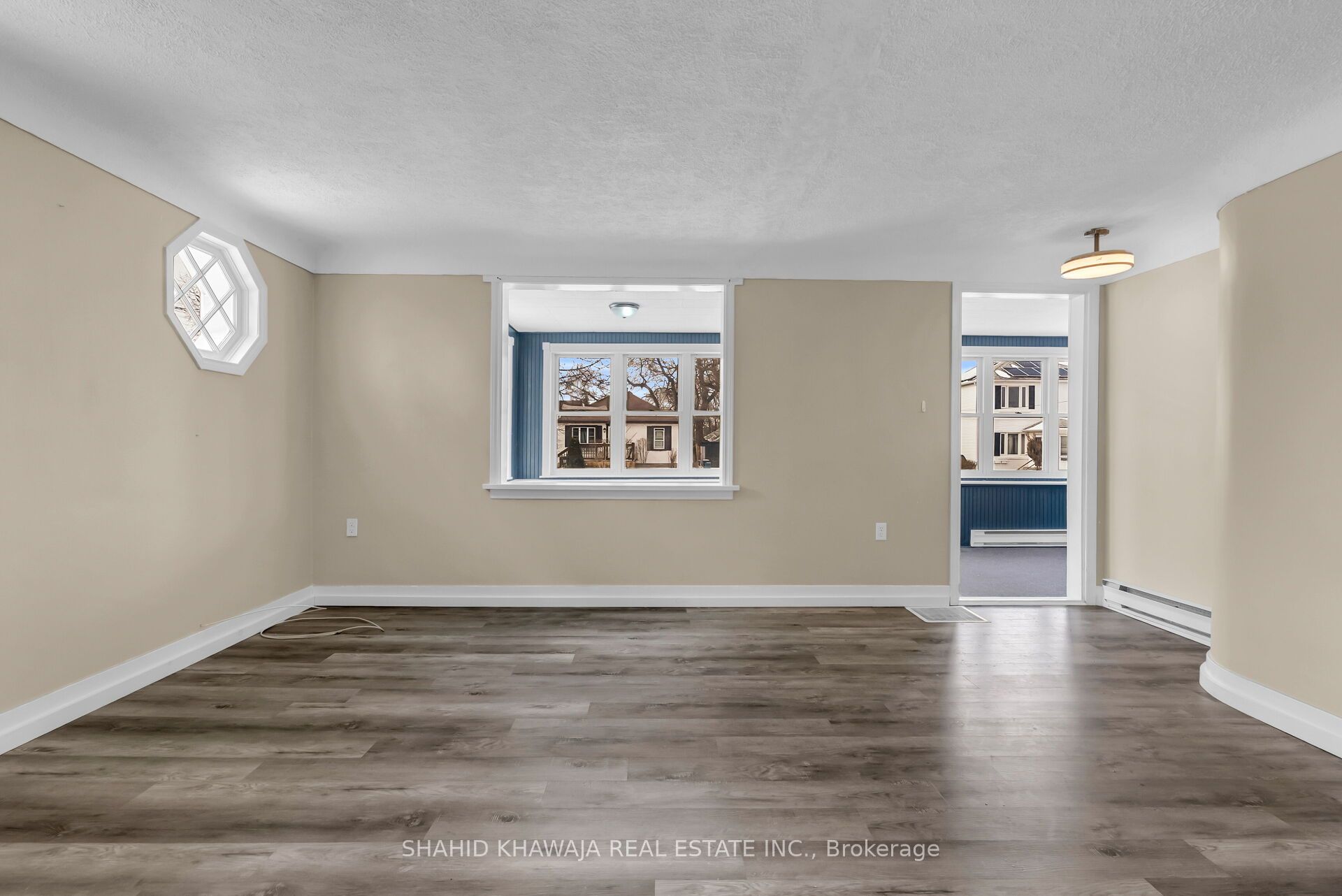 22 Lyons Avenue Property Photo 8
