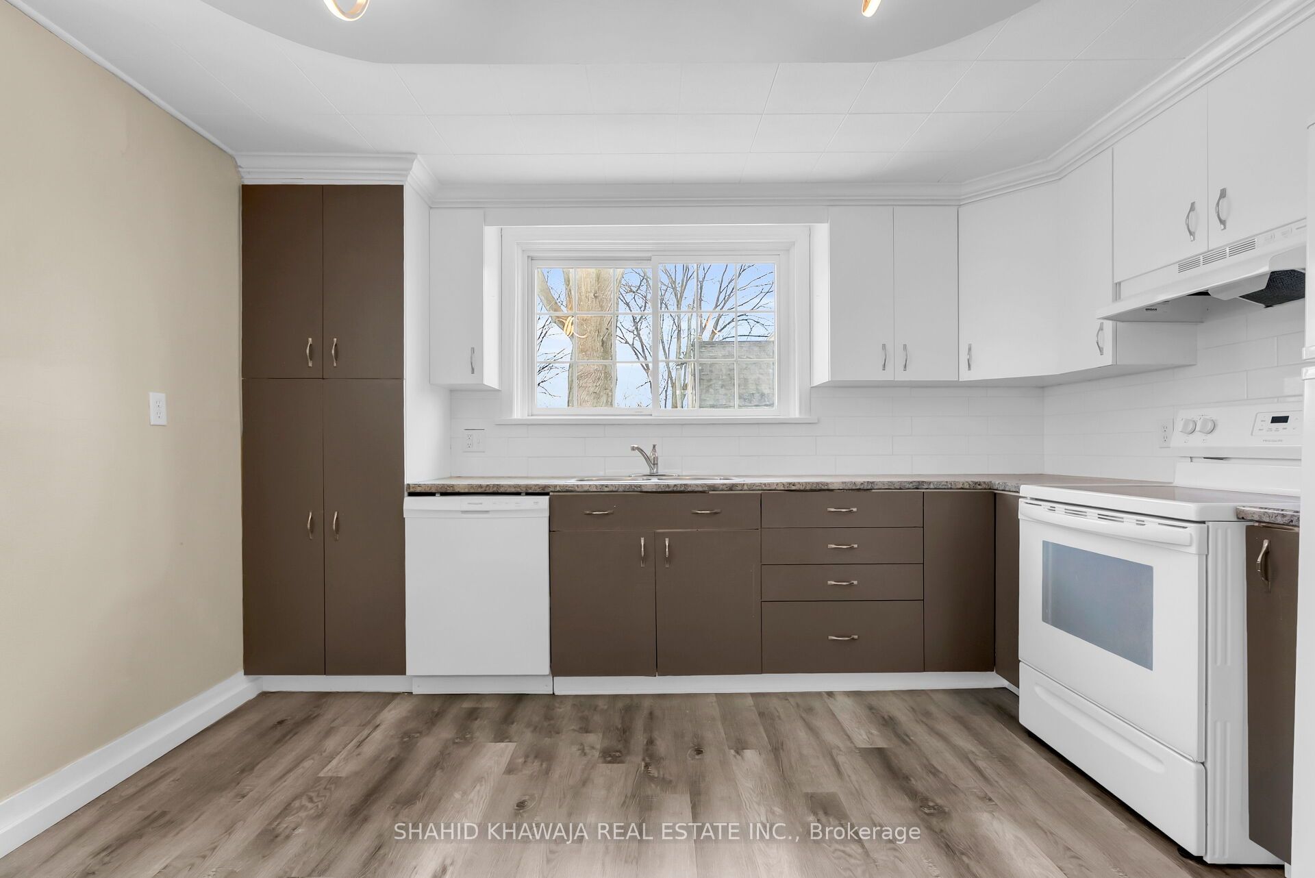 22 Lyons Avenue Property Photo 13
