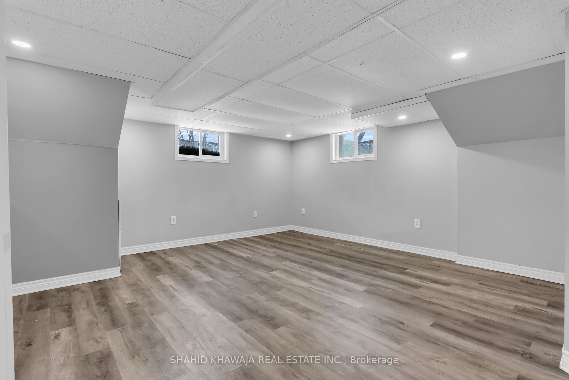 22 Lyons Avenue Property Photo 20
