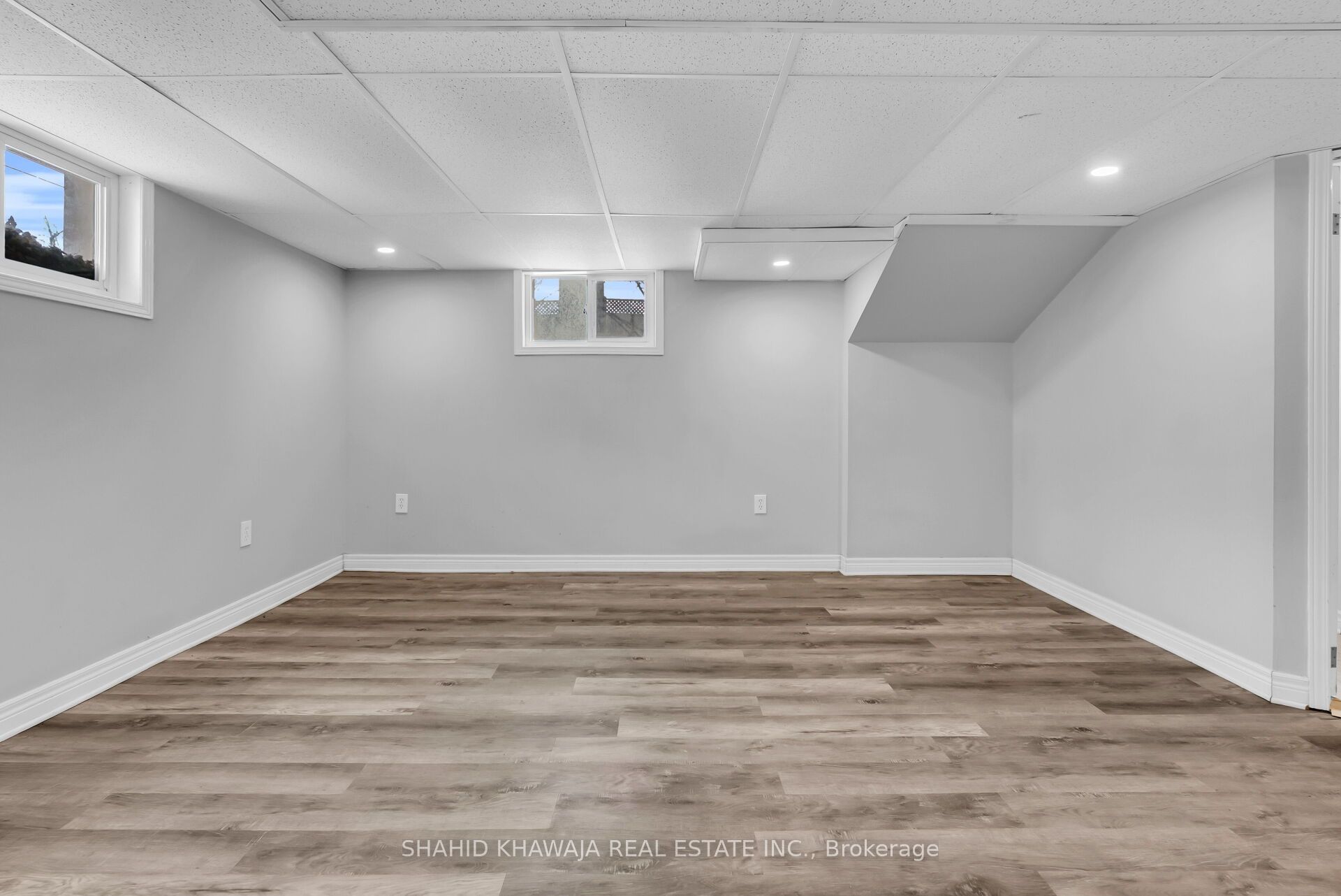 22 Lyons Avenue Property Photo 21