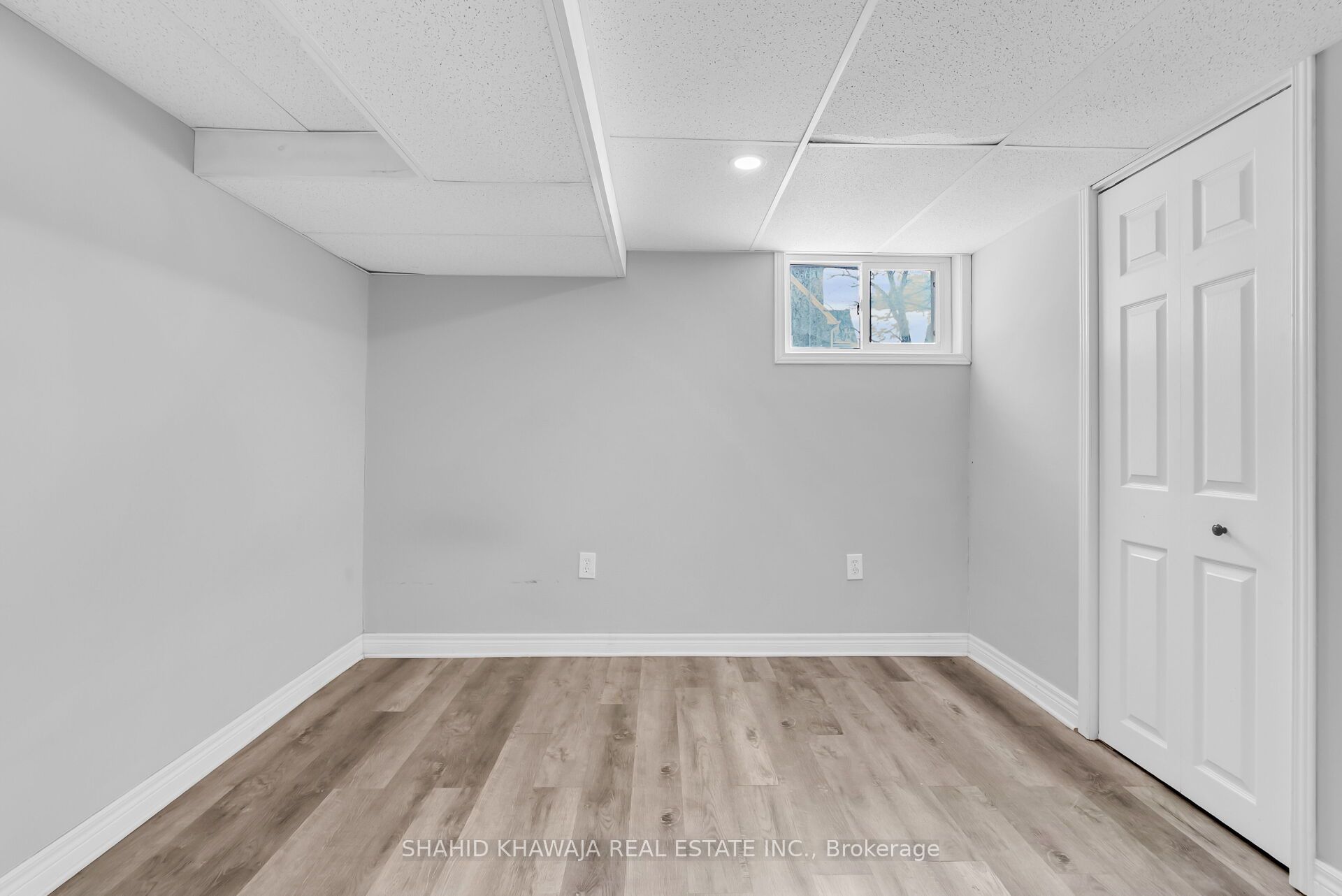 22 Lyons Avenue Property Photo 28