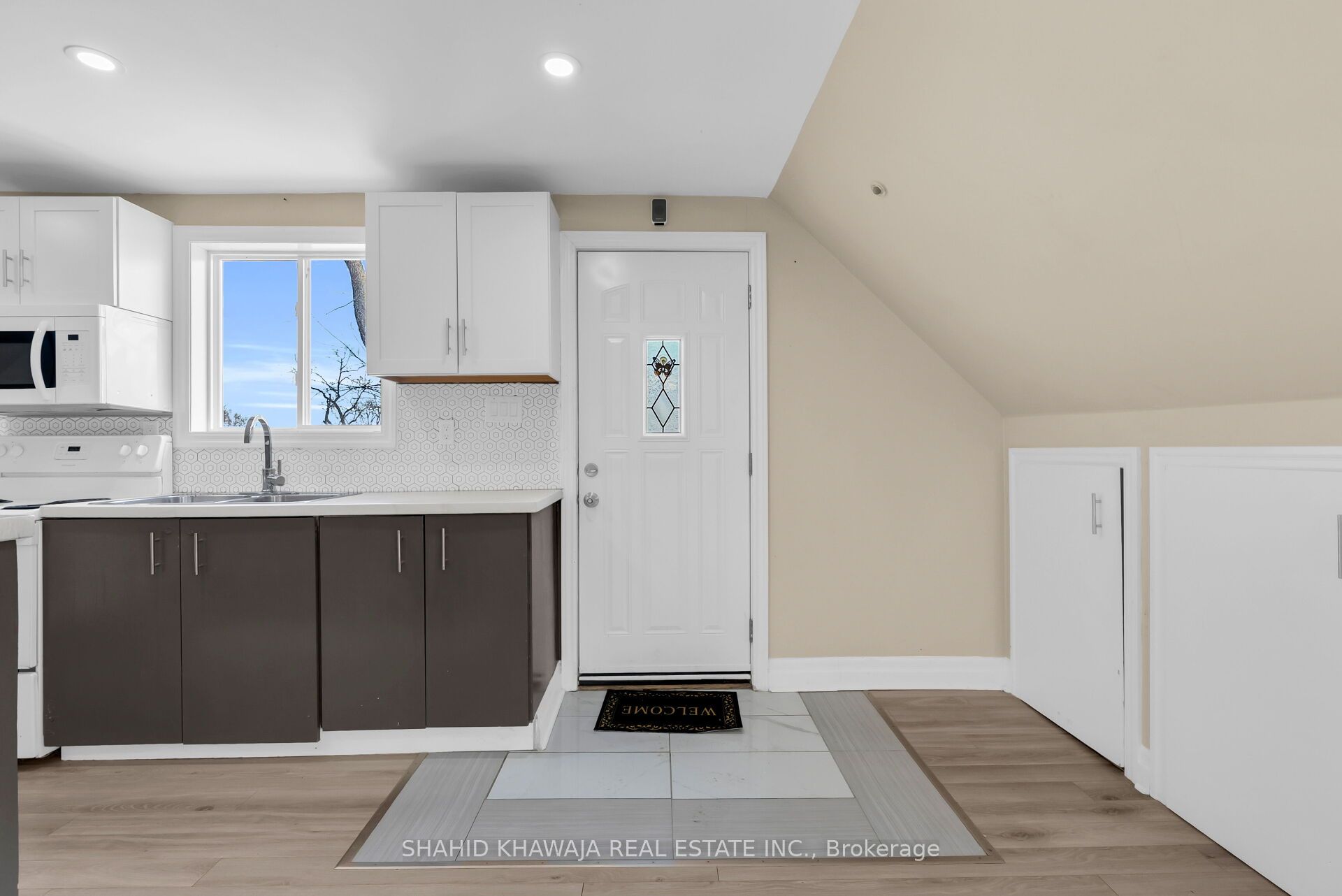 22 Lyons Avenue Property Photo 31