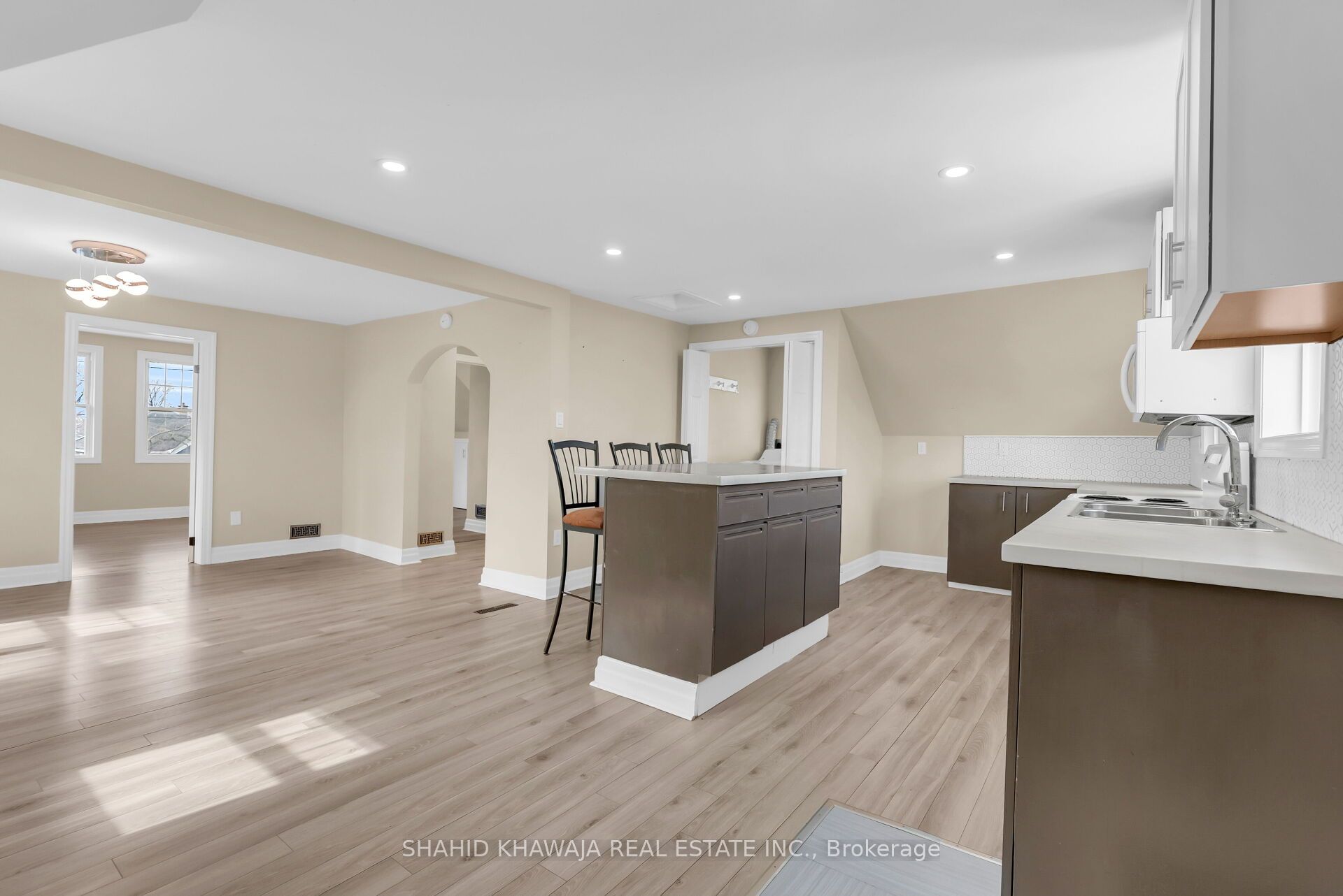 22 Lyons Avenue Property Photo 34