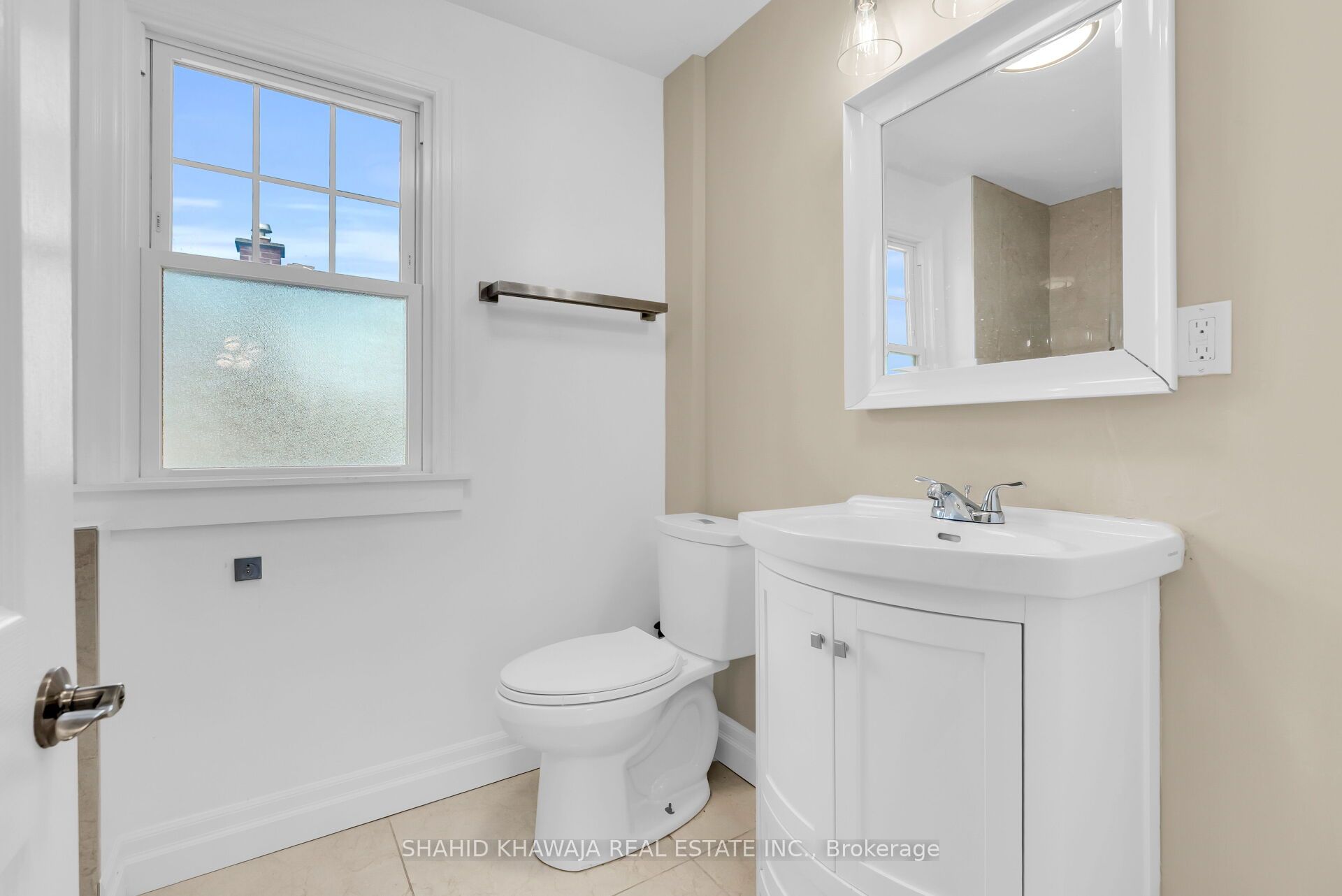 22 Lyons Avenue Property Photo 40
