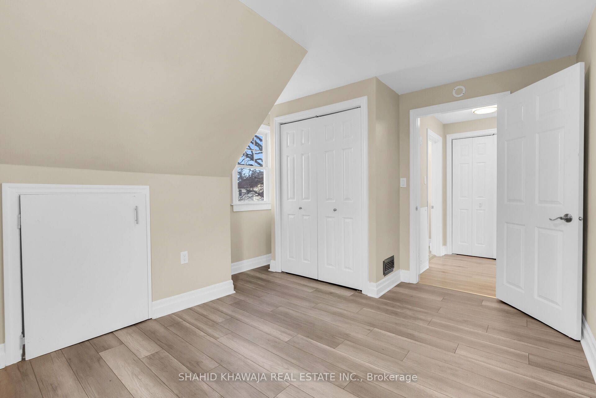 22 Lyons Avenue Property Photo 42