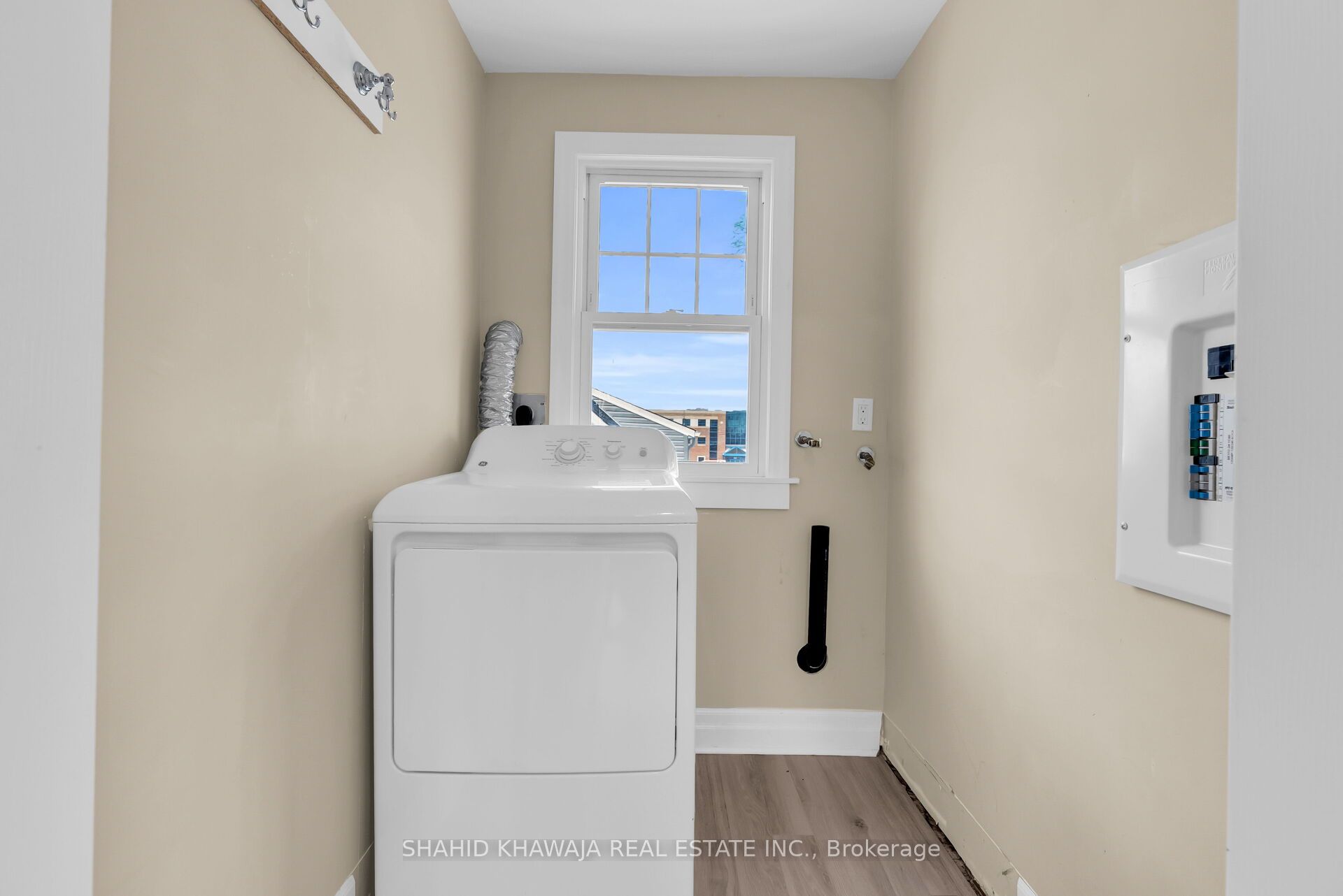 22 Lyons Avenue Property Photo 43