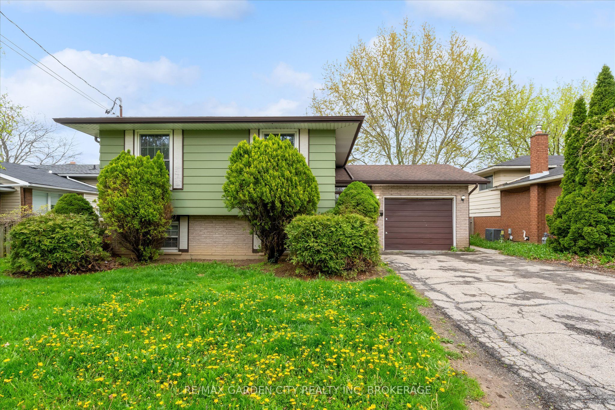 82 Linwell Road Property Photo 3