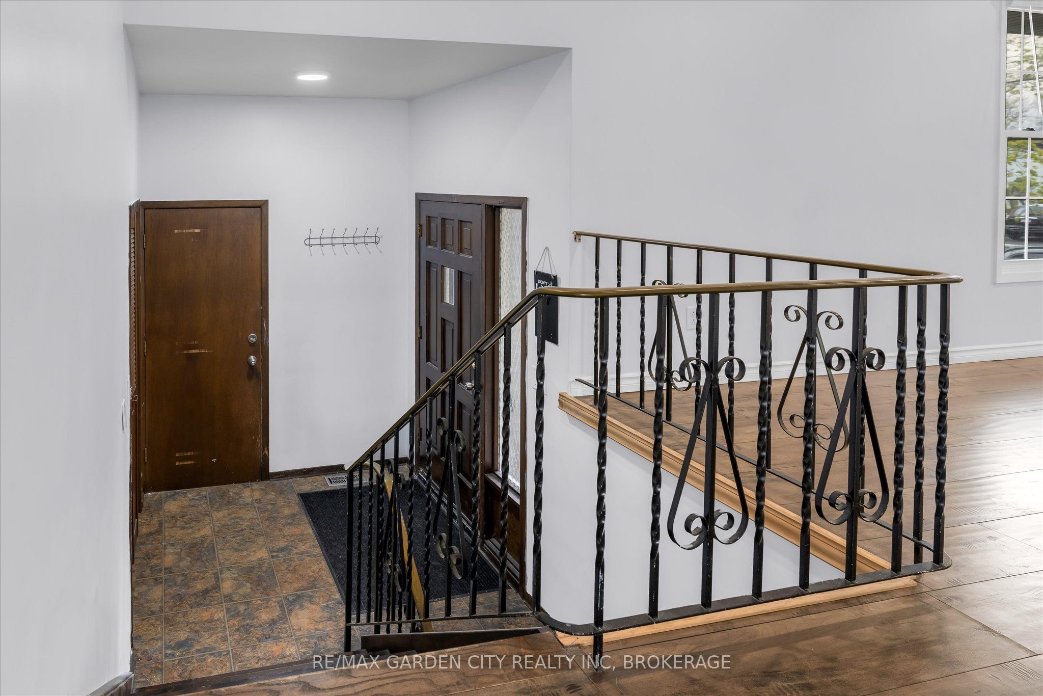82 Linwell Road Property Photo 5