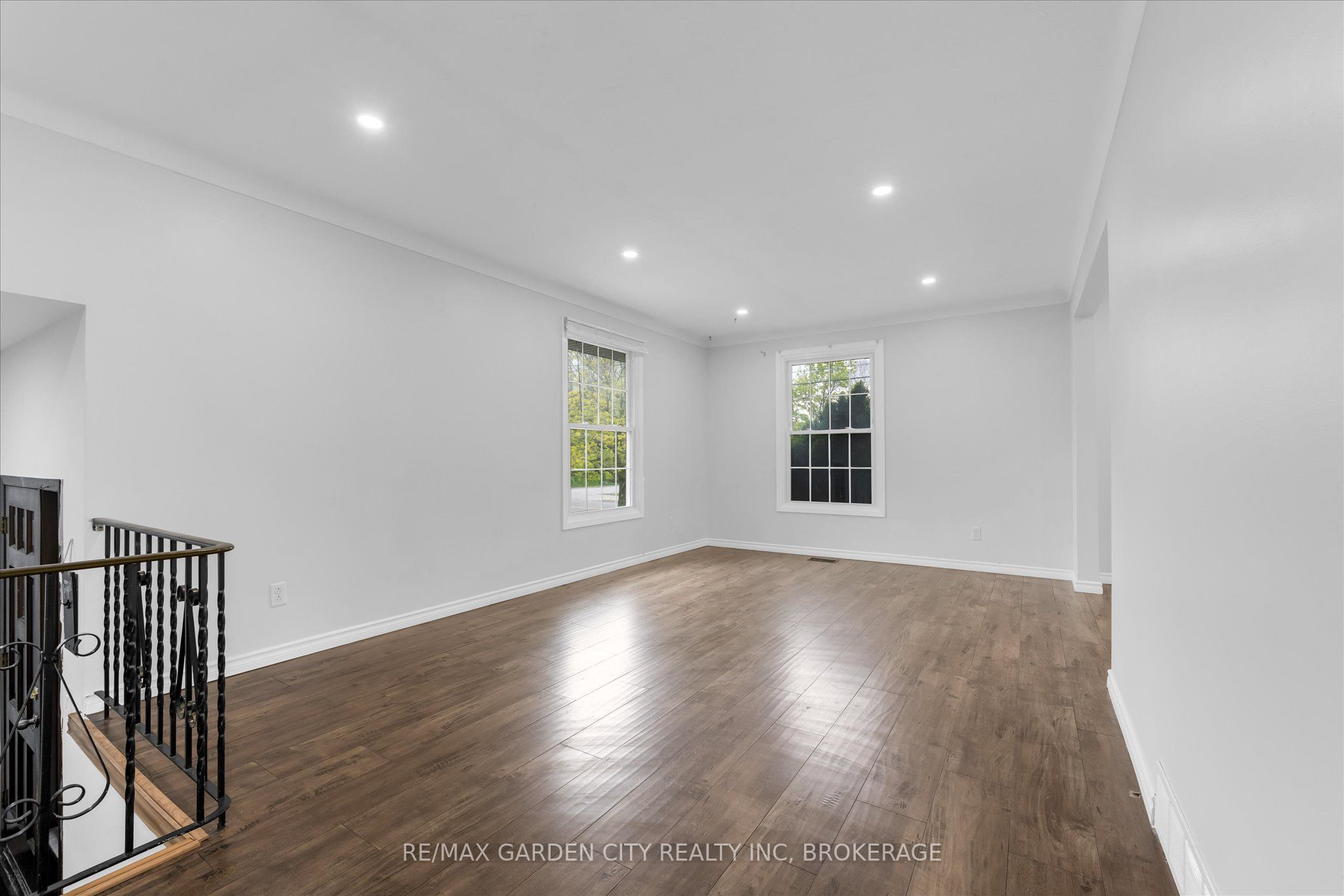 82 Linwell Road Property Photo 6