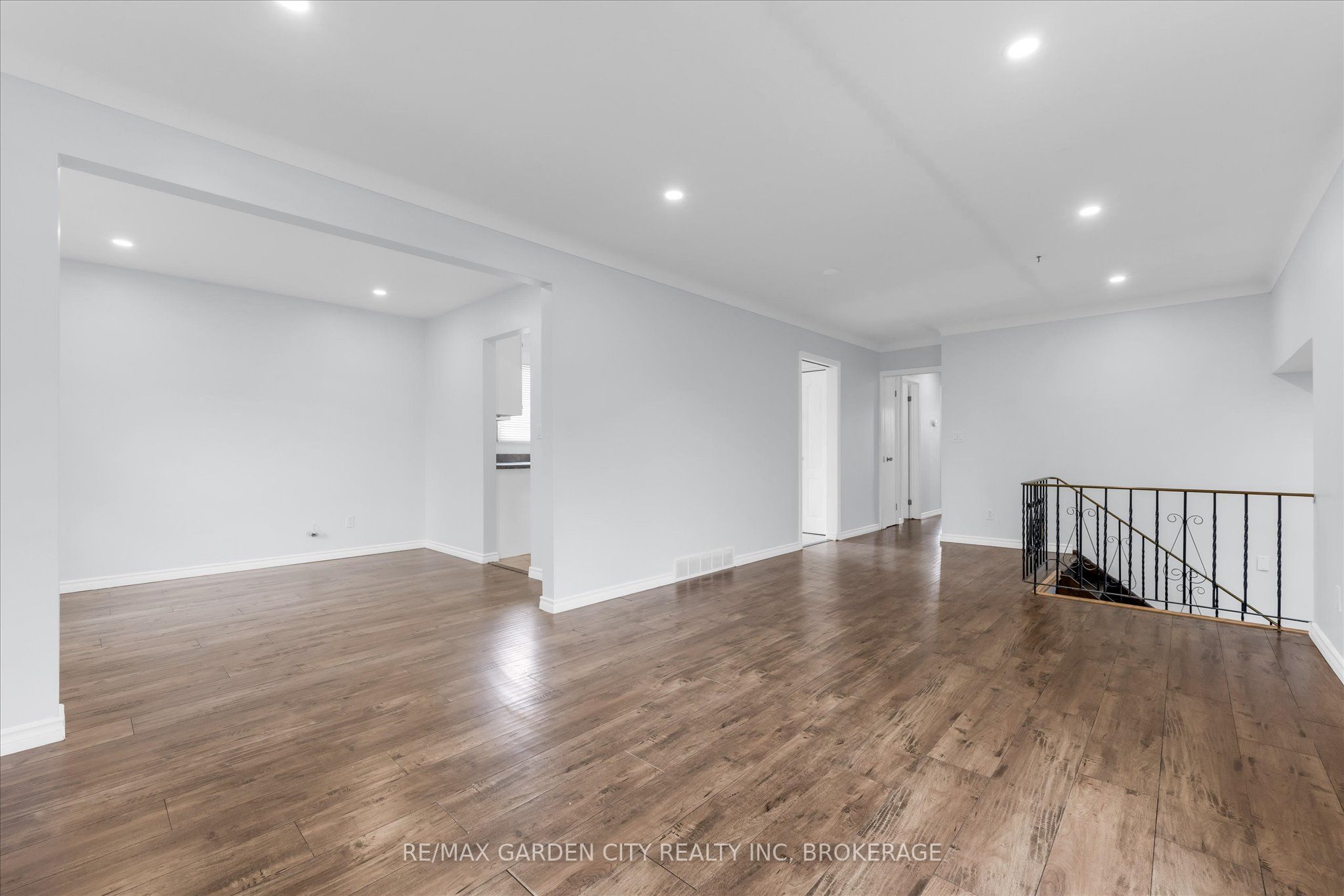 82 Linwell Road Property Photo 7
