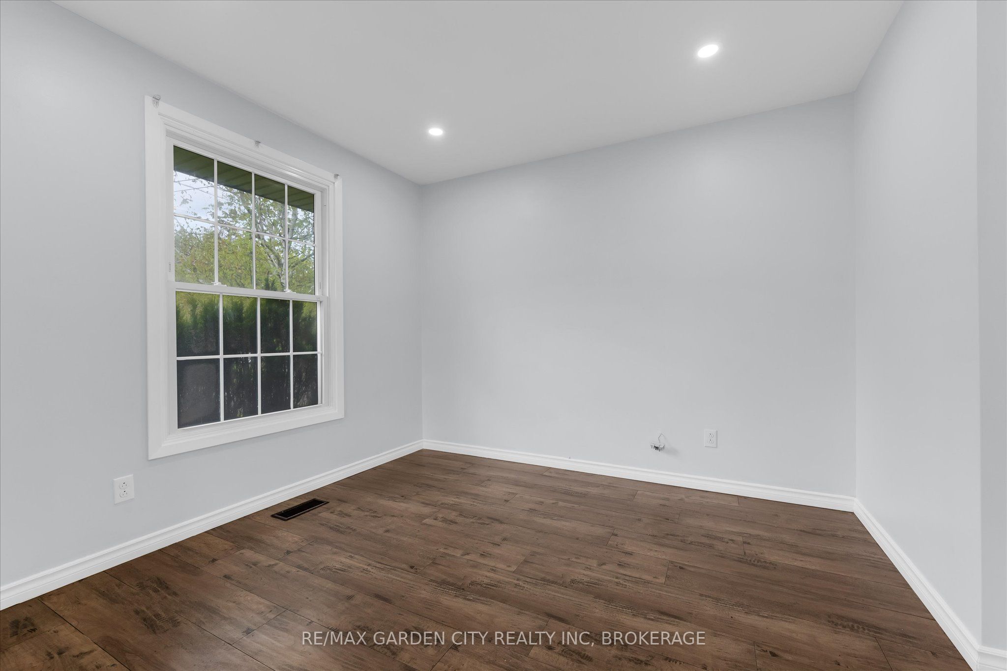 82 Linwell Road Property Photo 9