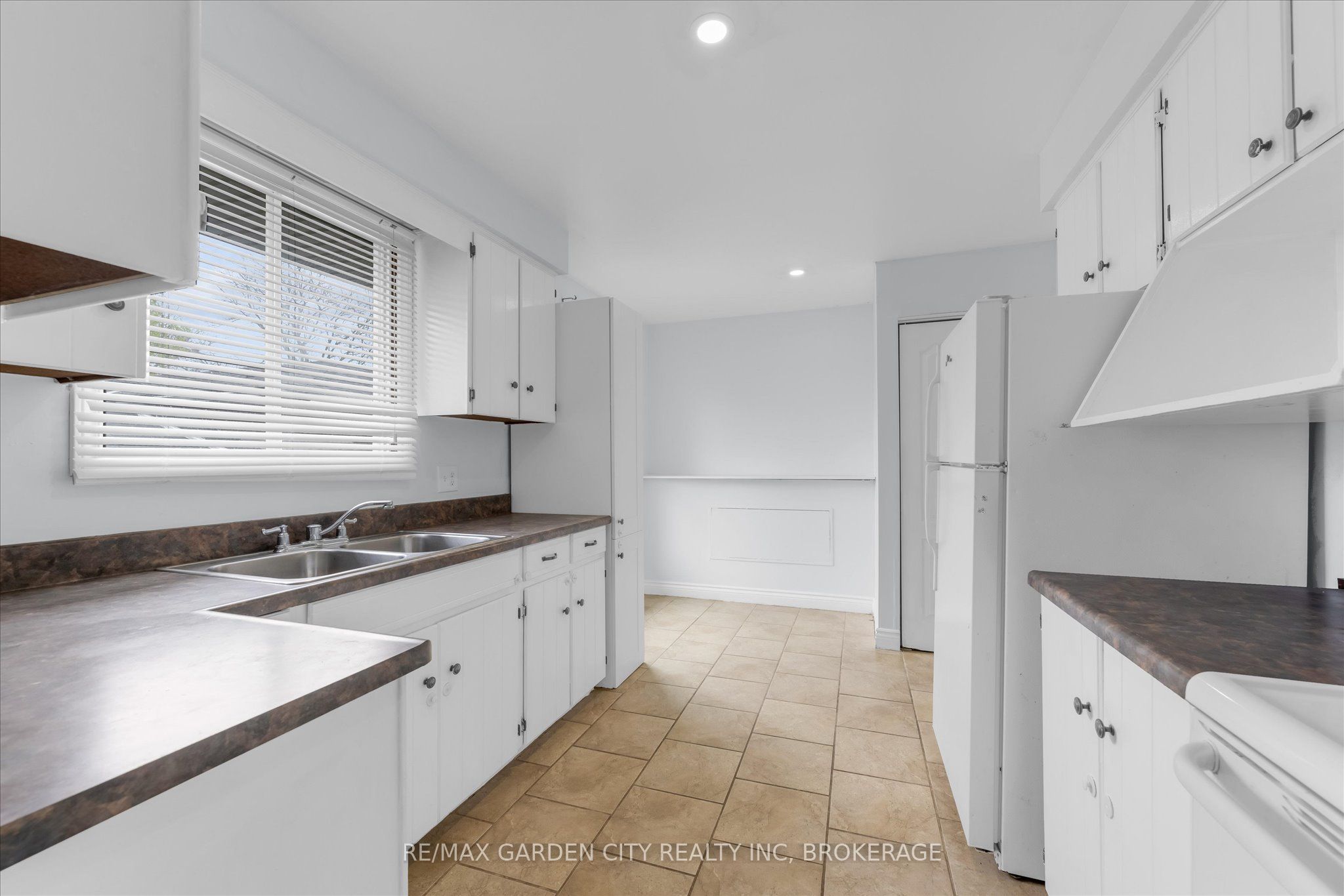 82 Linwell Road Property Photo 11