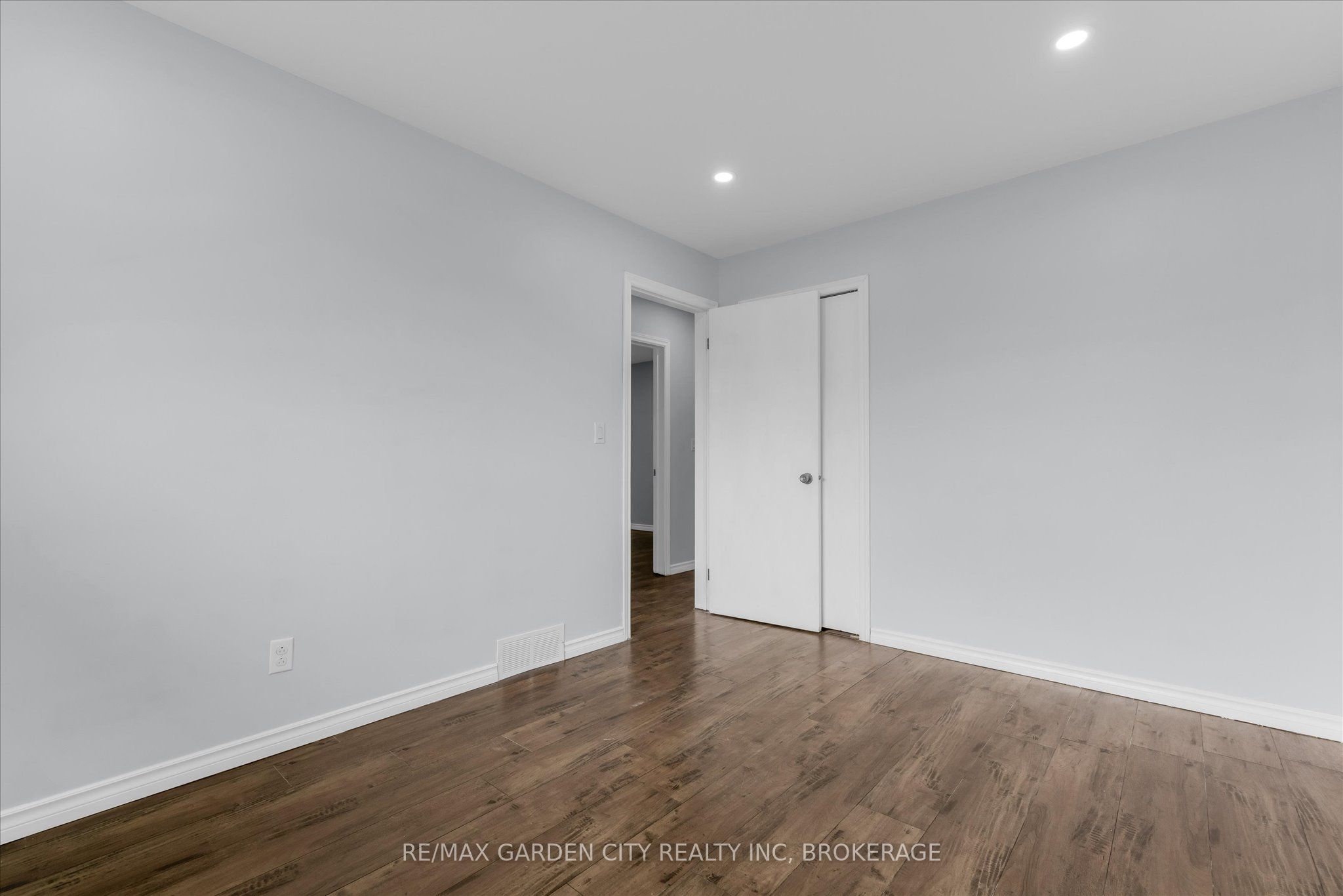 82 Linwell Road Property Photo 15