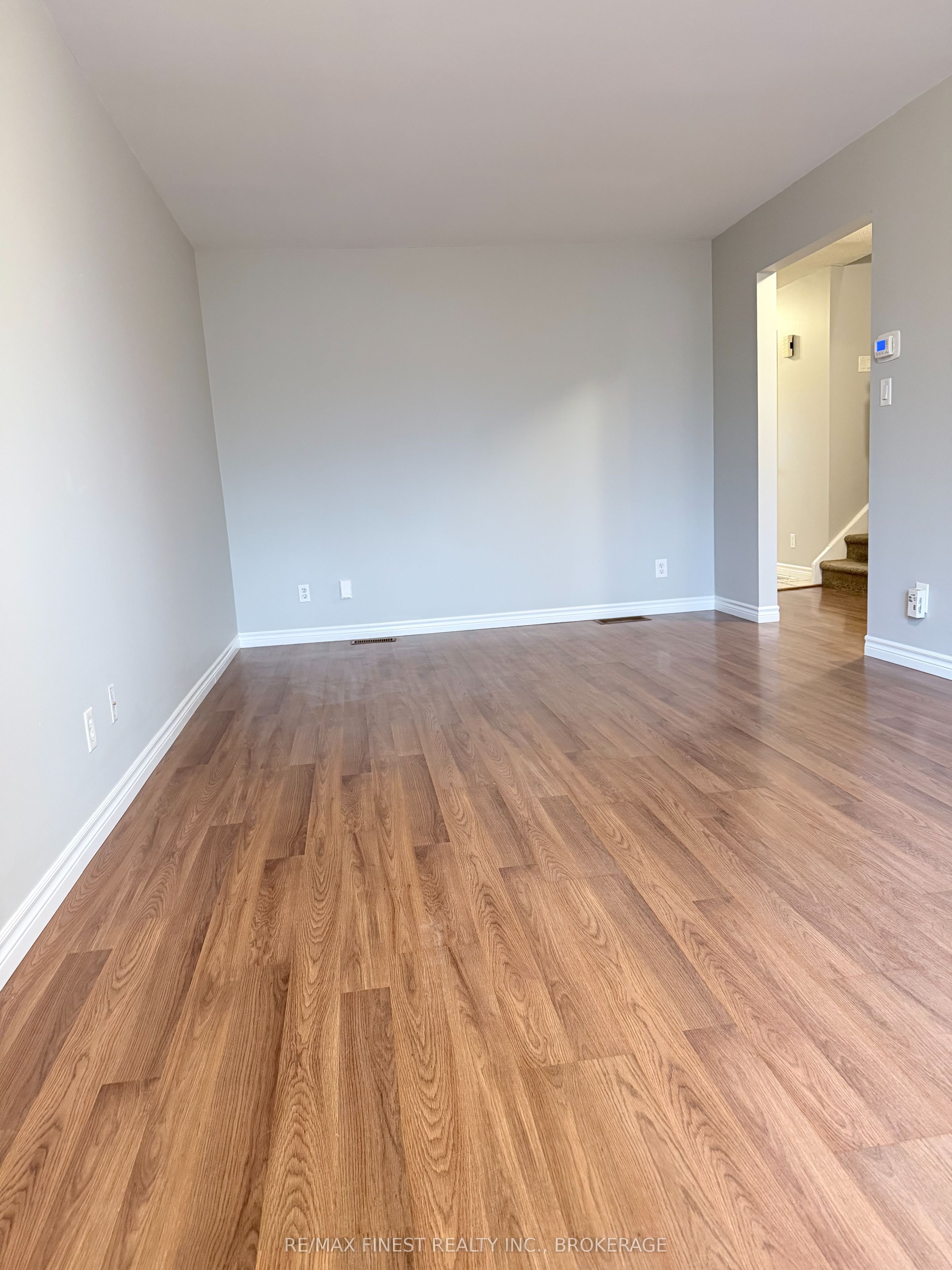 936 Killarney Crescent Property Photo 7