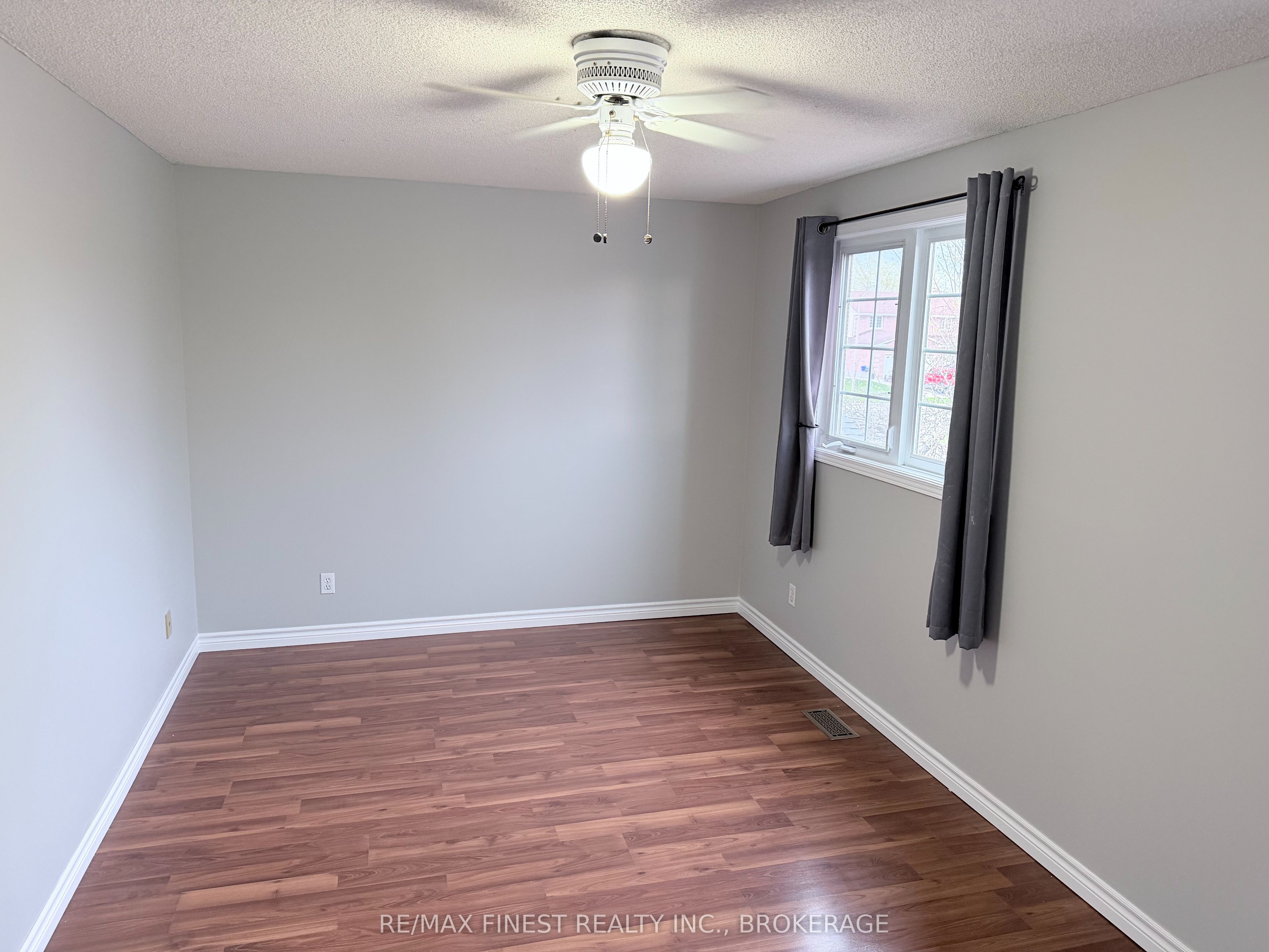 936 Killarney Crescent Property Photo 12