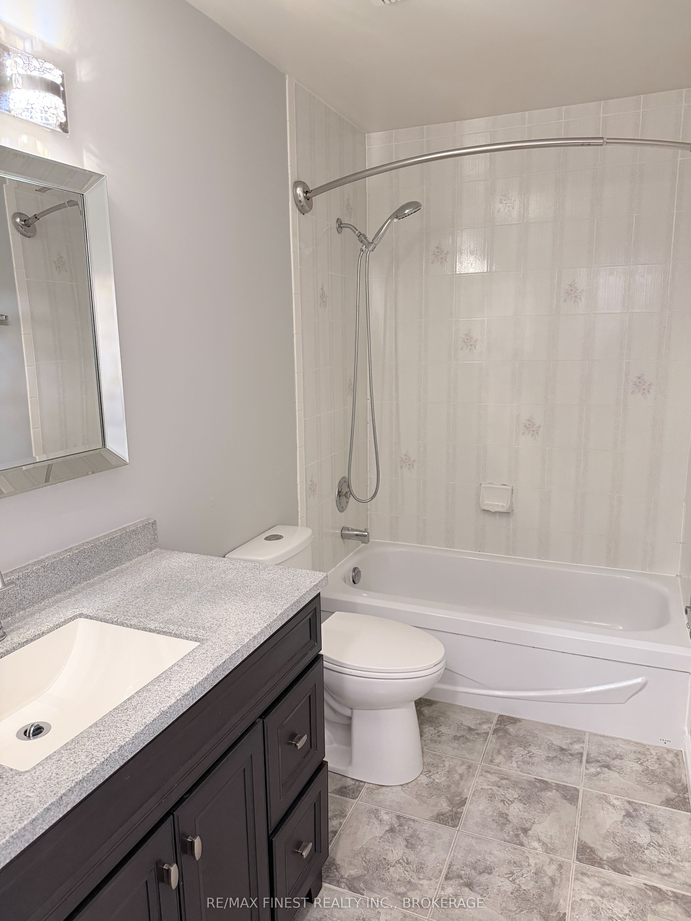 936 Killarney Crescent Property Photo 13